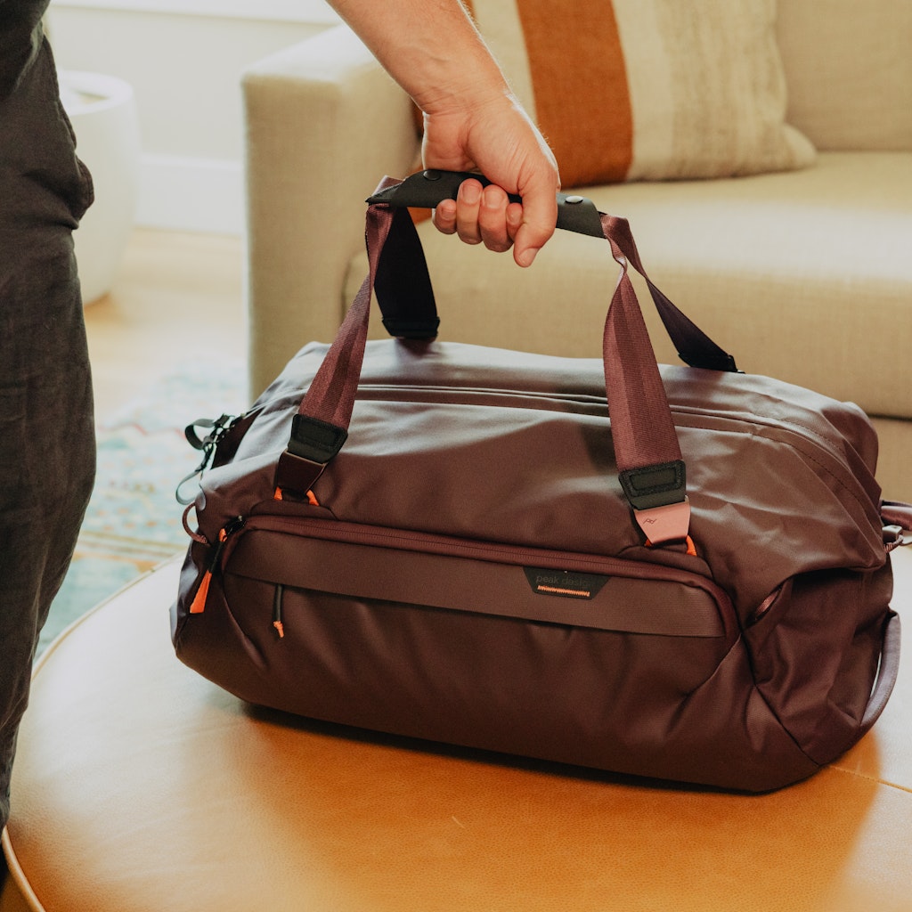 Peak Design Travel Duffel 35L in Eclipse — lifestyle 2 # color_Eclipse