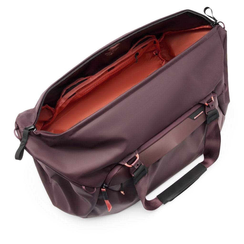 Peak Design Travel Duffel 50L in Eclipse — interior view # color_Eclipse