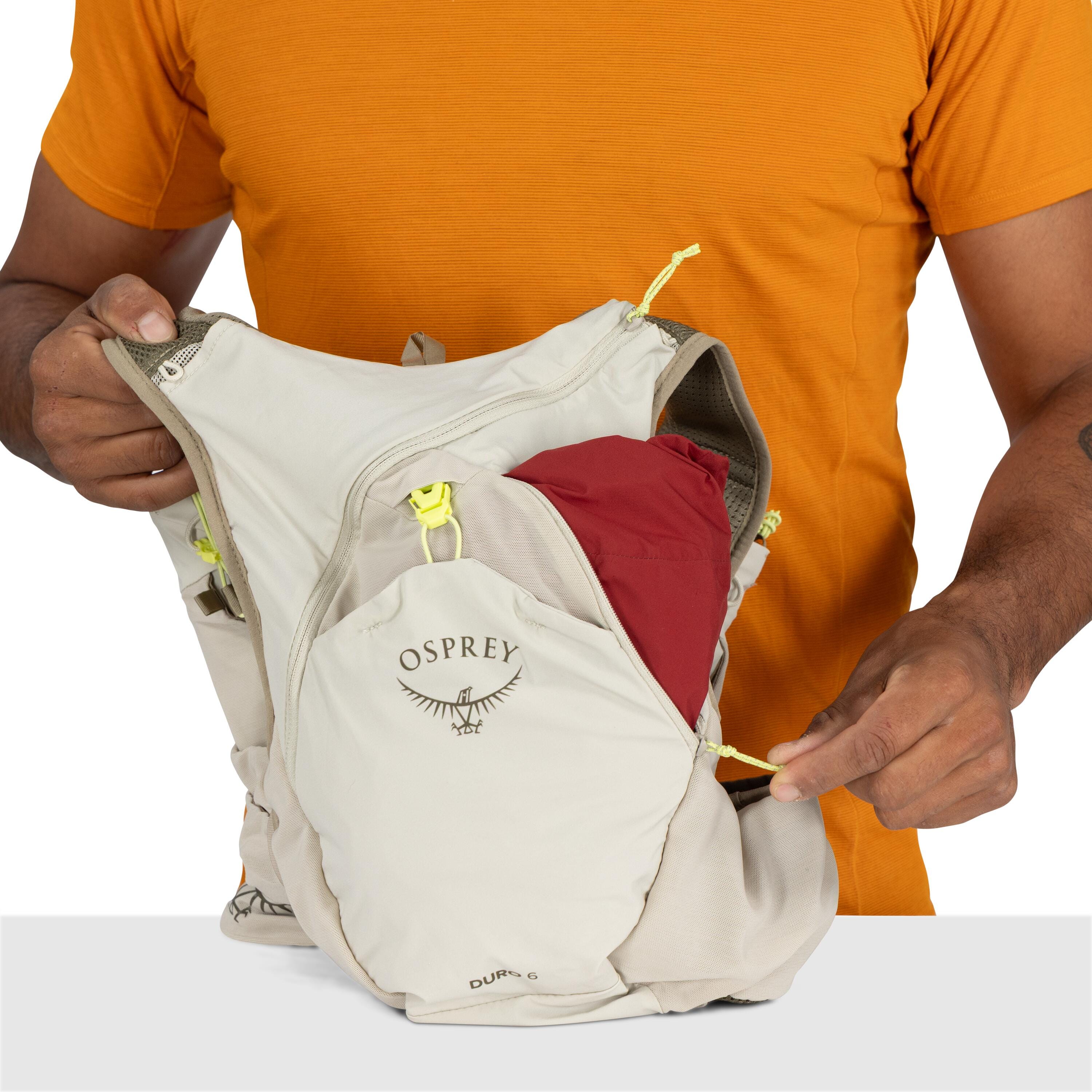 Osprey Duro 6 Run Hydration Vest 6L in Sandy Grey — detail view