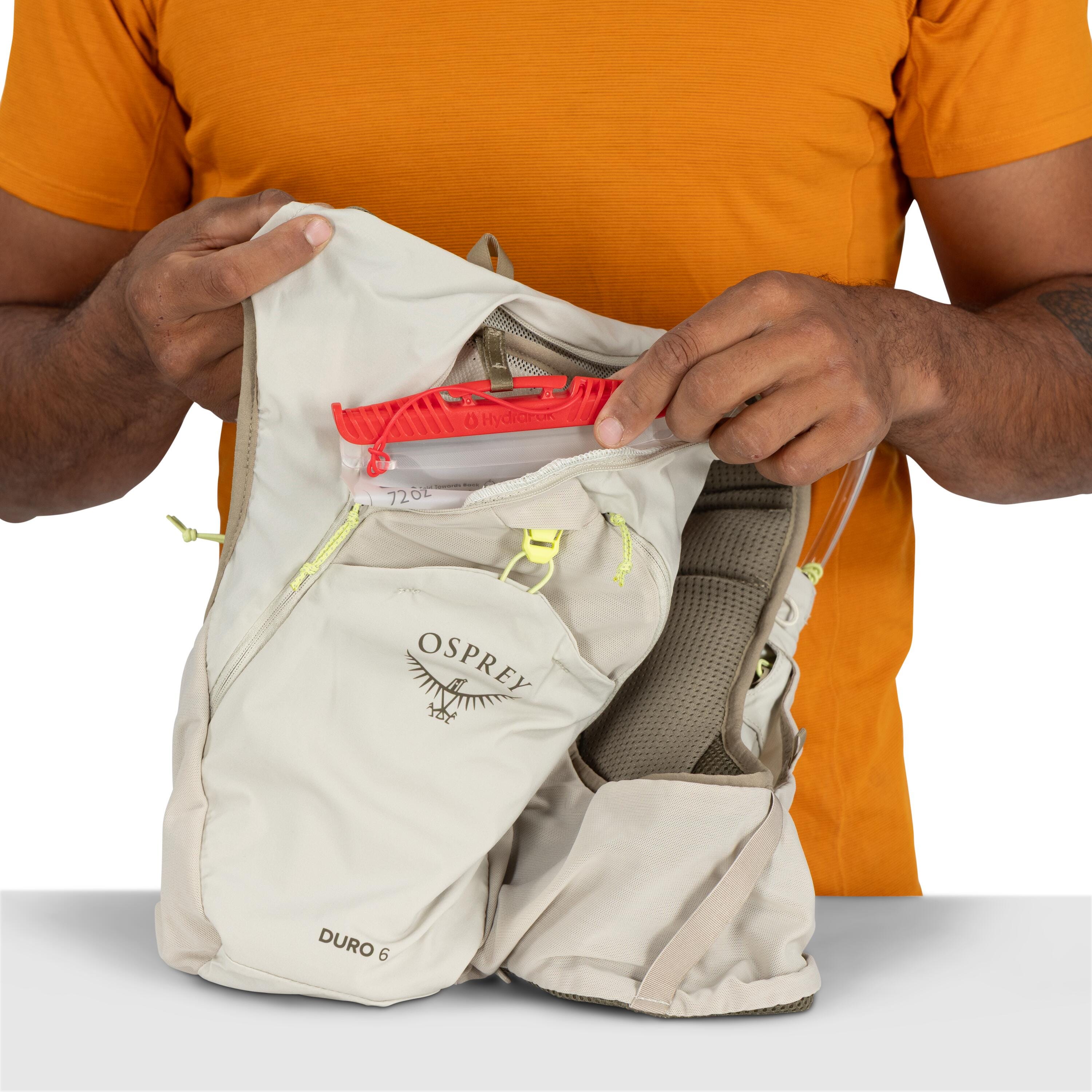 Osprey Duro 6 Run Hydration Vest 6L in Sandy Grey — detail view 3