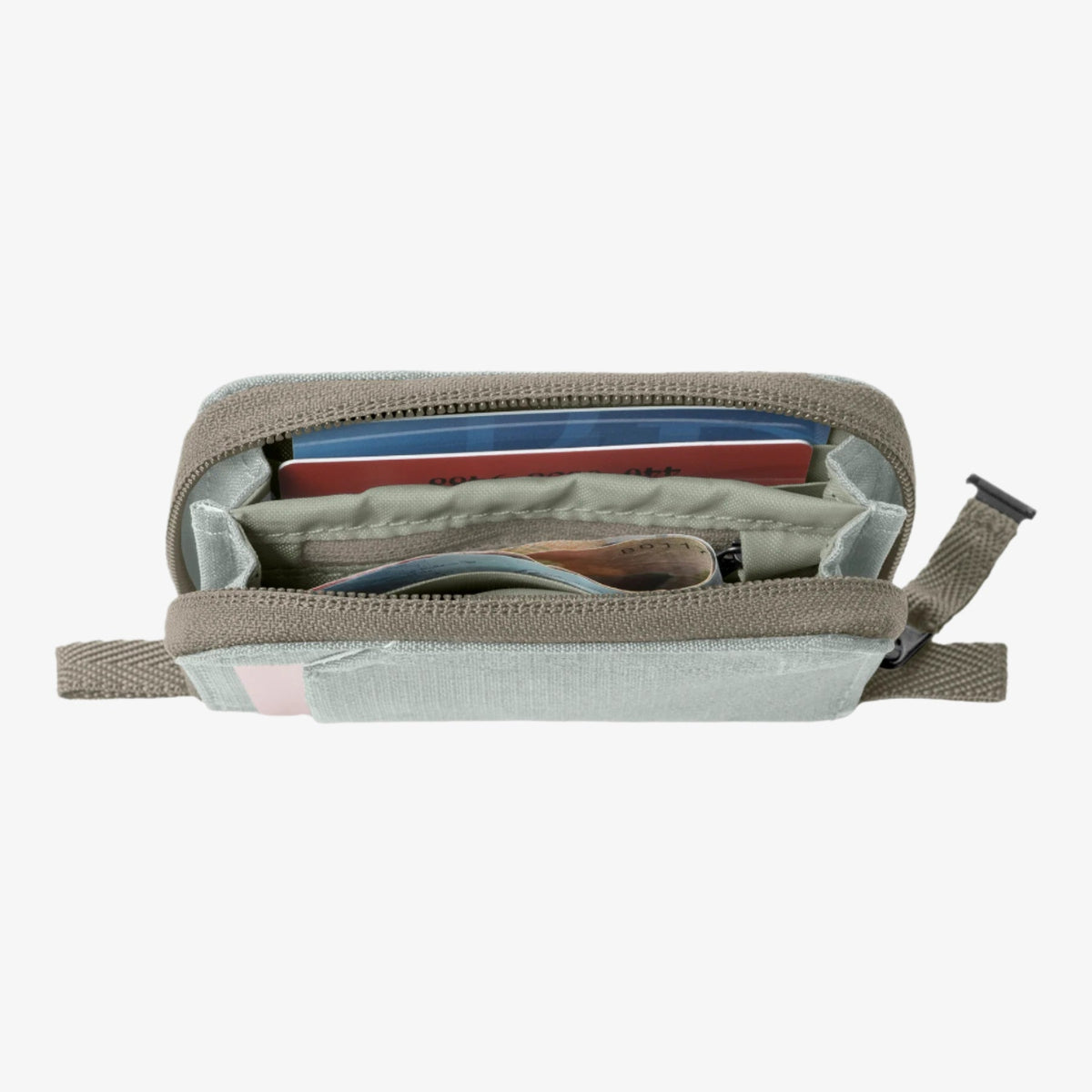 Eagle Creek Stash RFID Zip Wallet in Storm Grey — detail view # color_Storm Grey