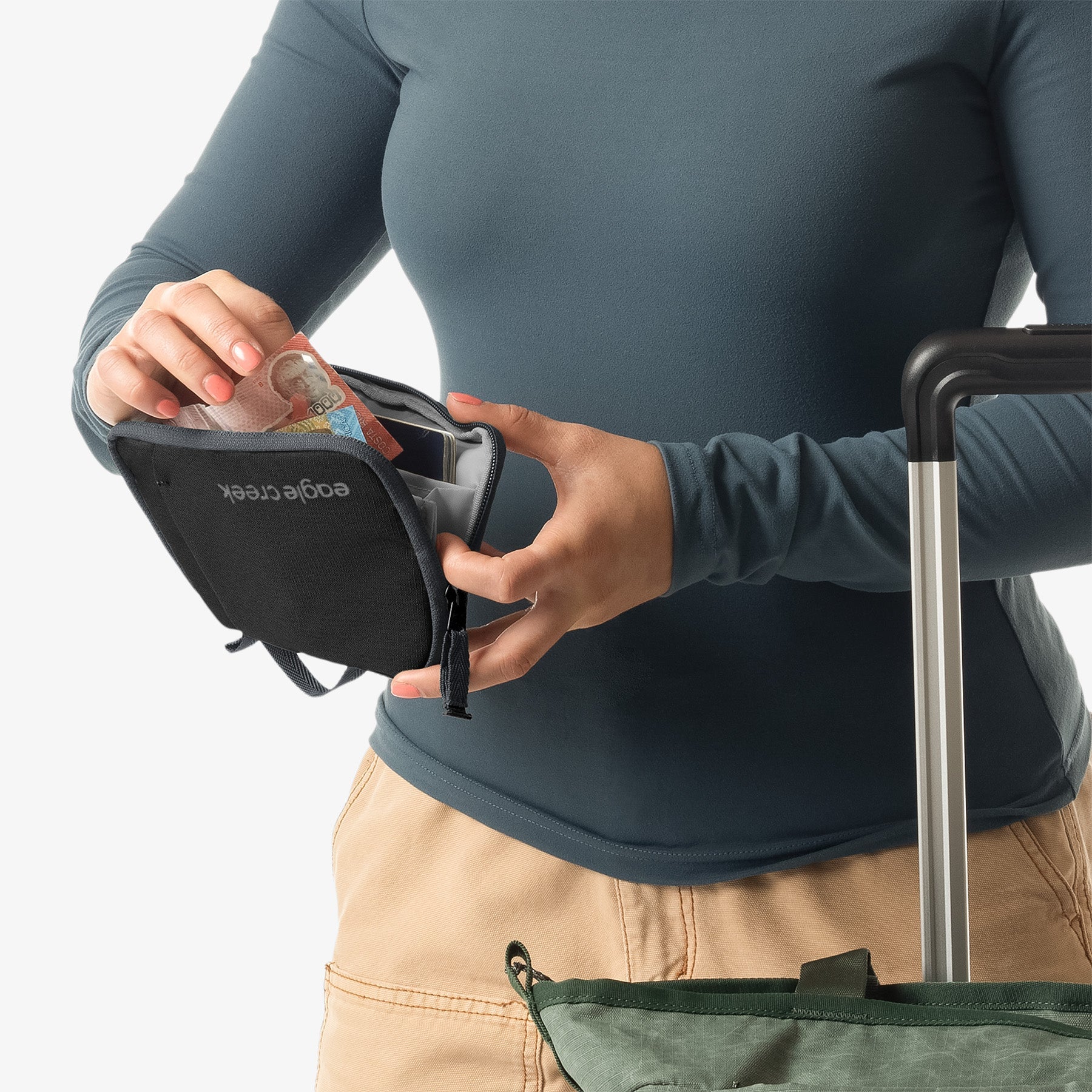 Eagle Creek Stash RFID Passport Wallet in Black — detail view 2