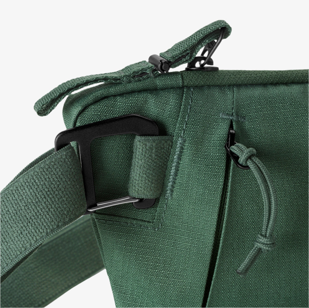 Eagle Creek Stash RFID Sling Bag in Grass Green — angle view 4 # color_Grass Green