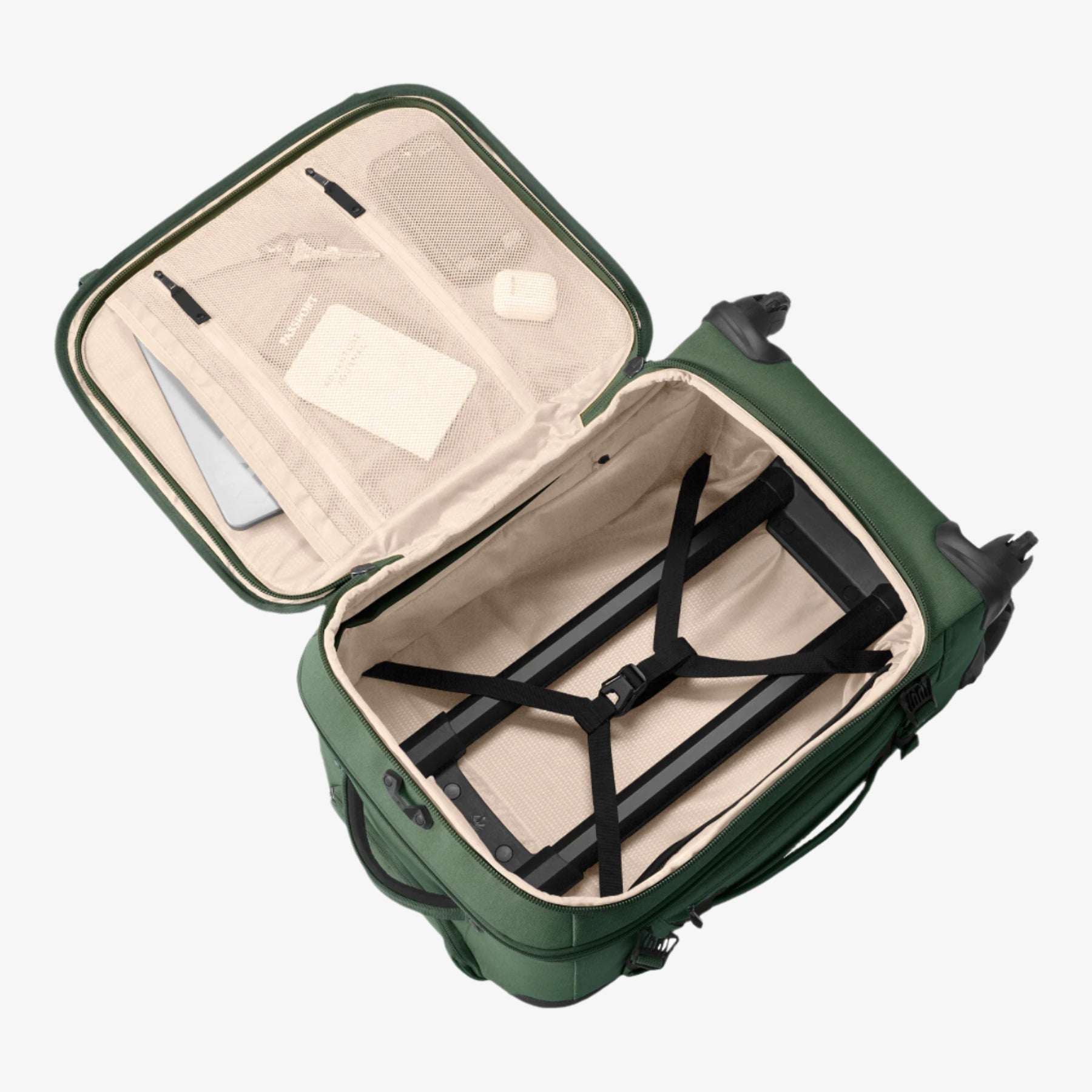 Eagle Creek Gear Warrior XE 4-Wheel 21.75"/40L Carry-On Luggage in Jungle Green — detail view 3