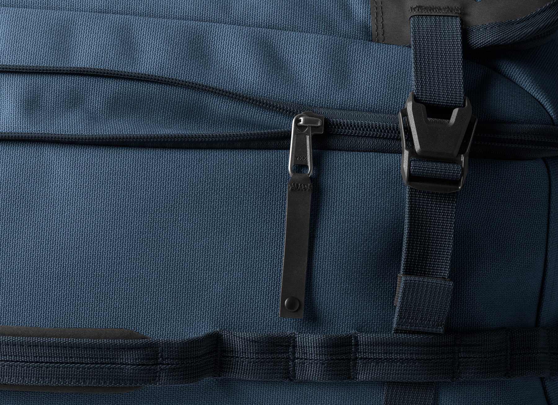 Eagle Creek Gear Warrior XE 4-Wheel 21.75"/40L Carry-On Luggage in Blue Jay — interior view