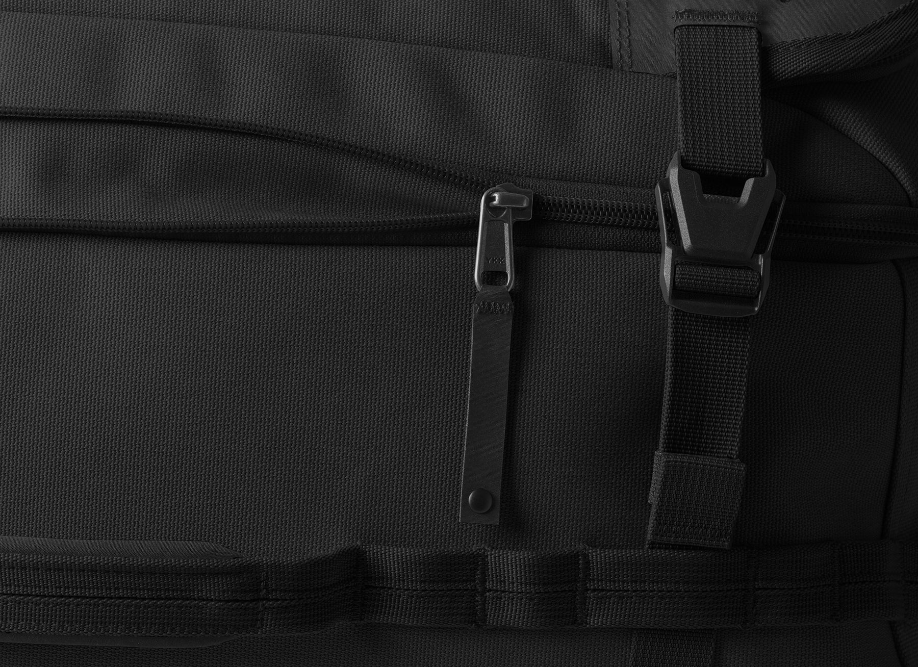 Eagle Creek Gear Warrior XE 2-Wheel 27"/65L Luggage in Black — interior view