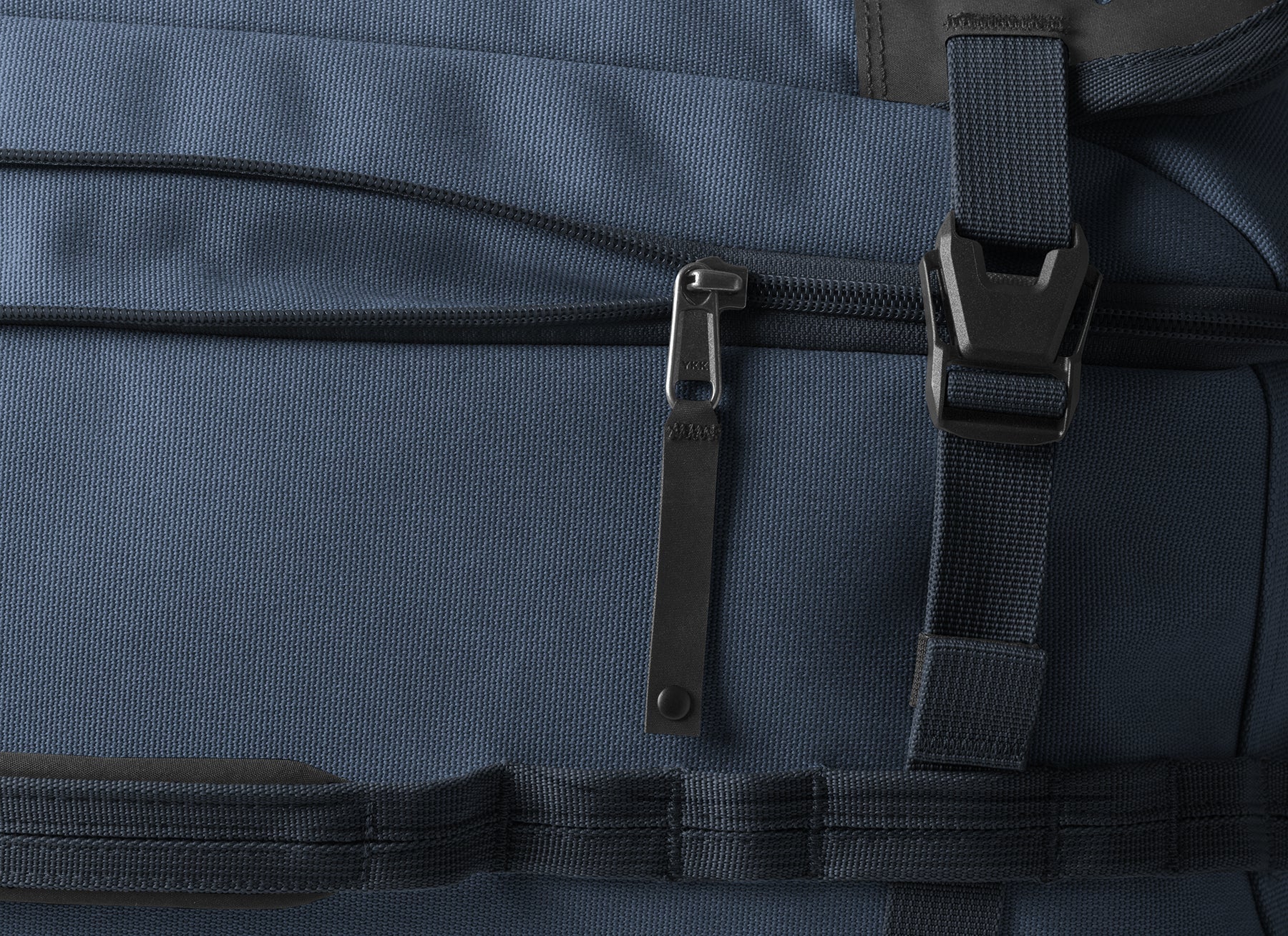 Eagle Creek Gear Warrior XE 2-Wheel 27"/65L Luggage in Blue Jay — interior view