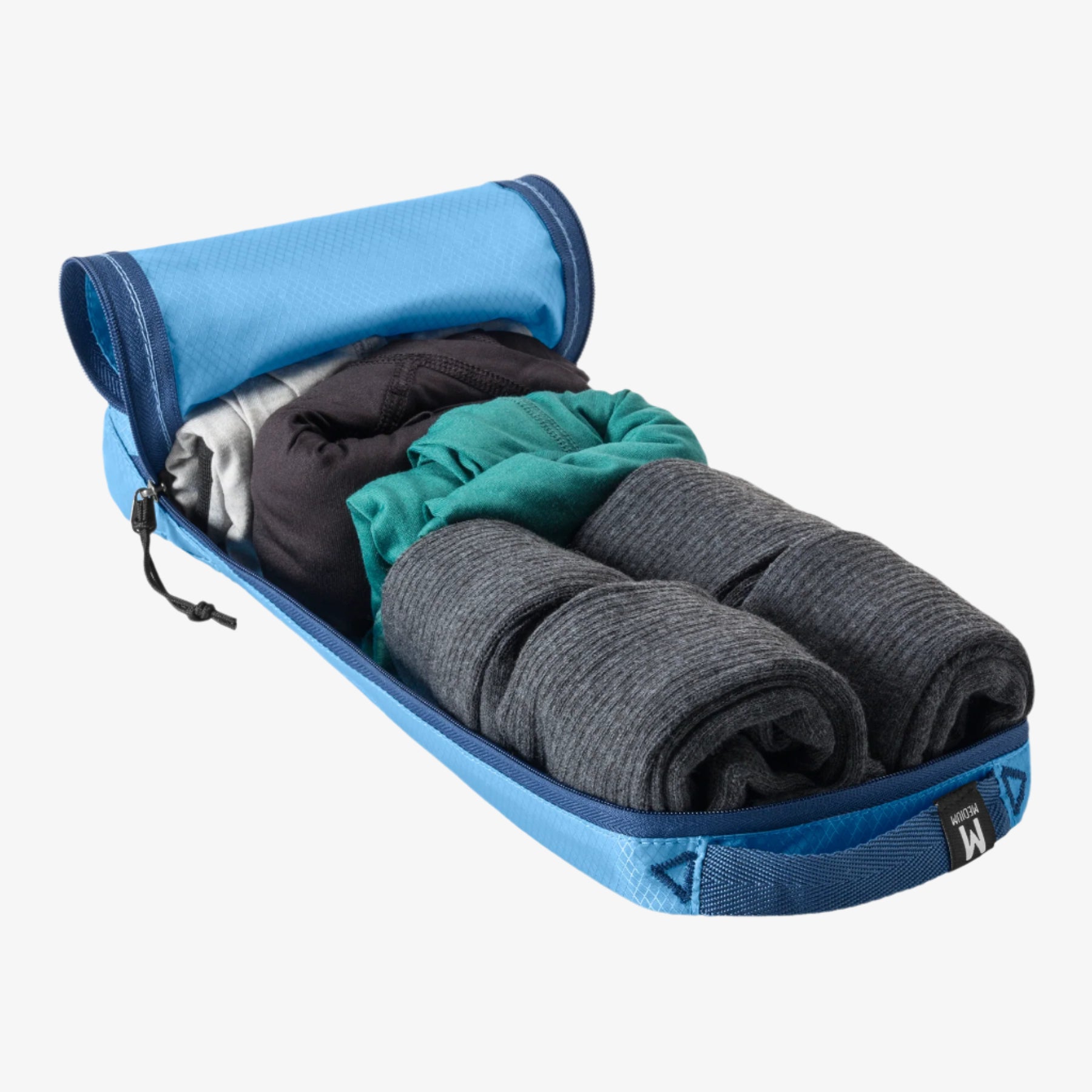 Eagle Creek Pack-It Isolate Slim Packing Cube M in Blue Dawn — angle view 4