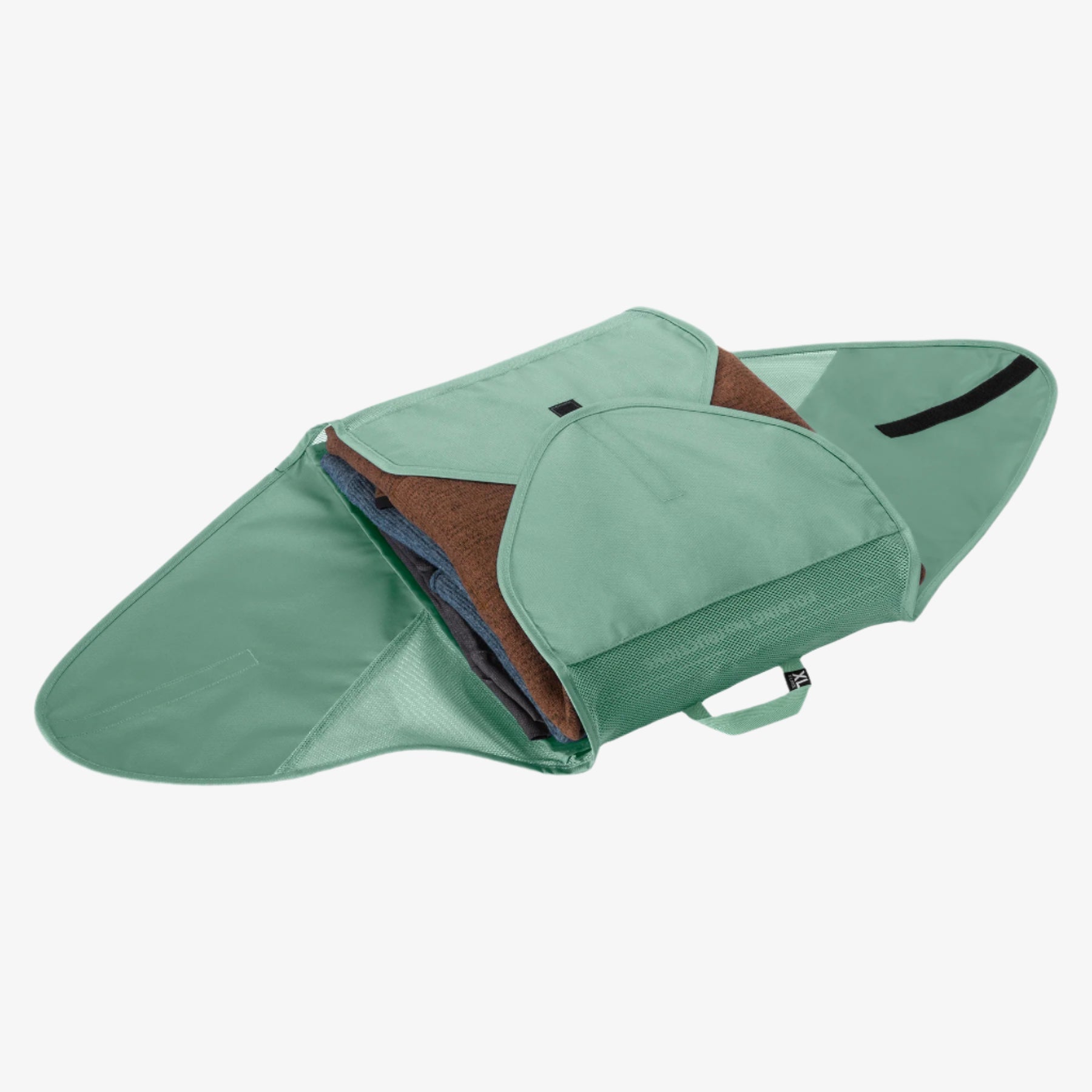 Eagle Creek Pack-It Reveal Garment Folder XL in Willow Green — angle view 4