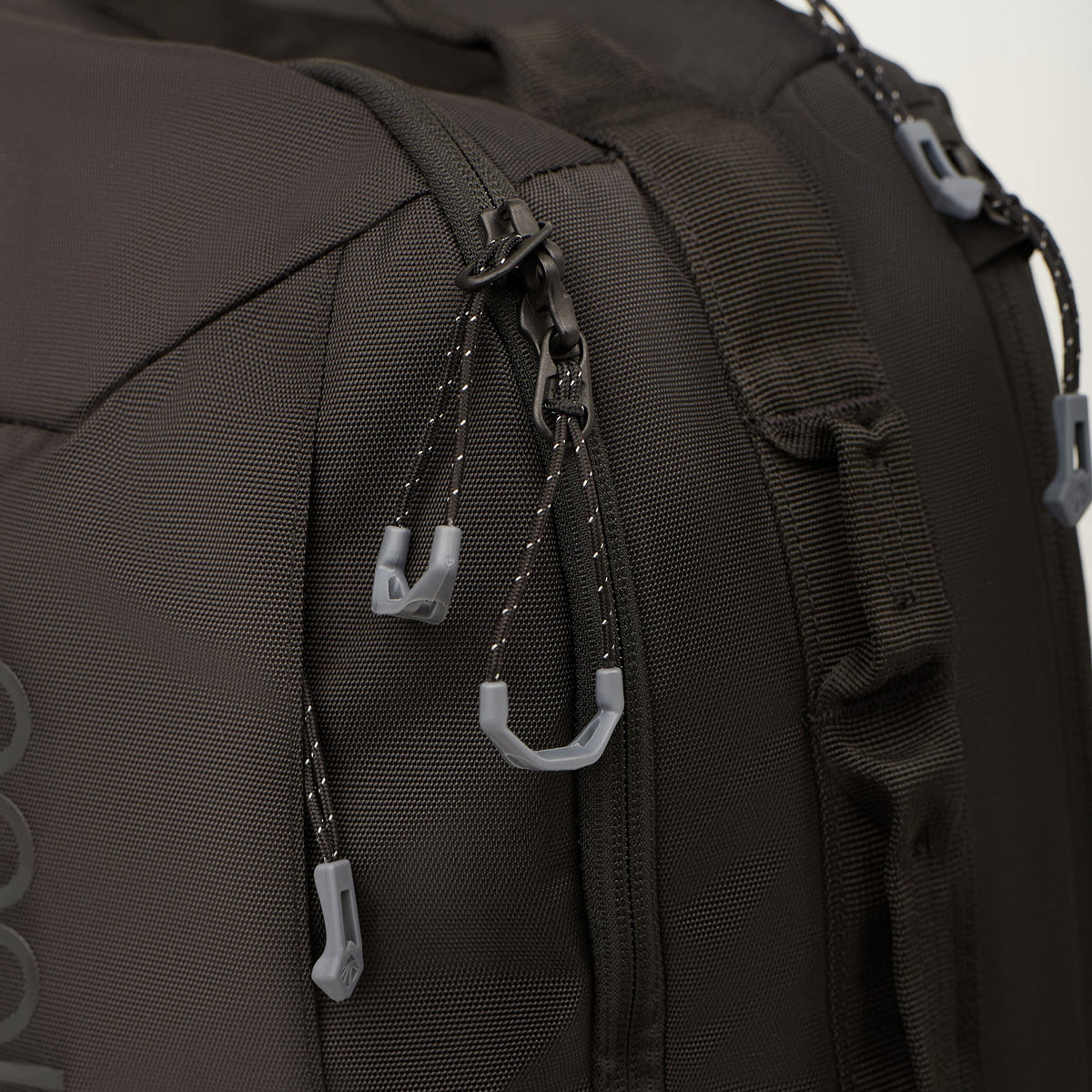 Eagle Creek Tour Lite Travel Pack 28L in Black — detail view 2 # color_Black