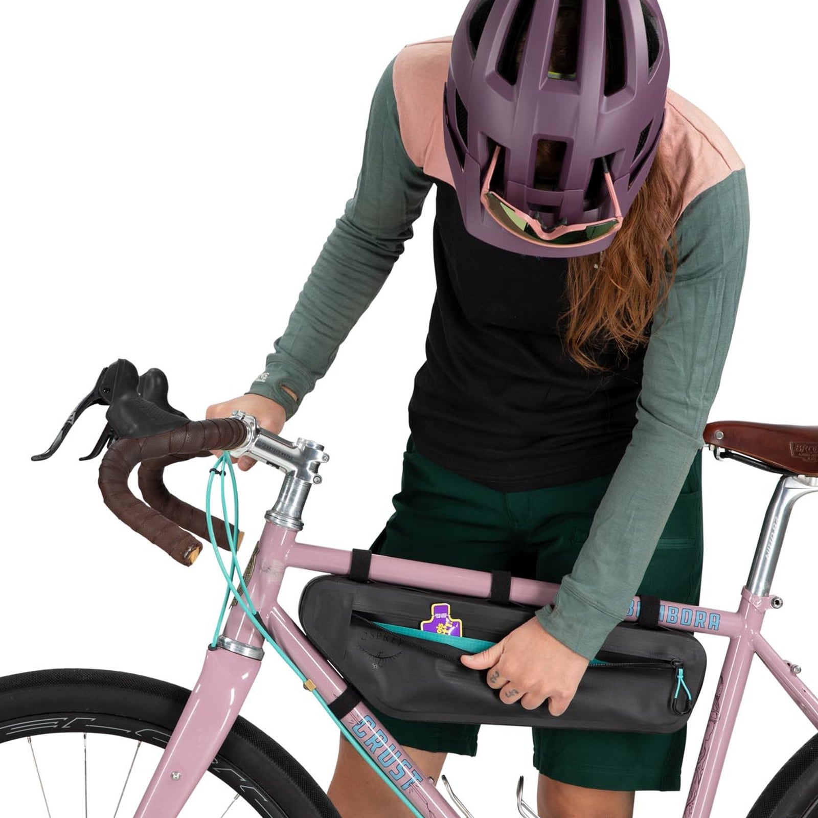 Osprey Escapist Frame Bag in Black — detail view 7