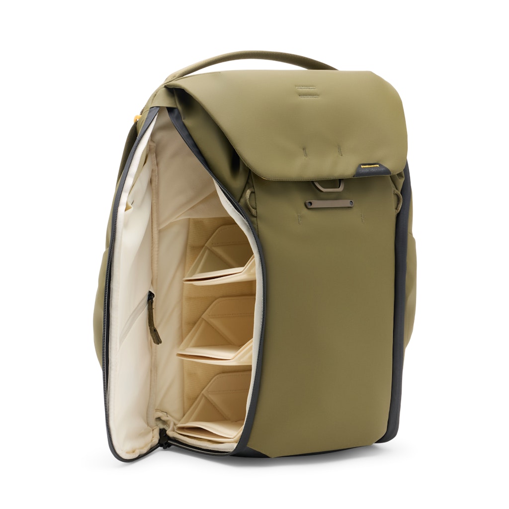 Peak Design Everyday Backpack 20L in Kelp — interior view