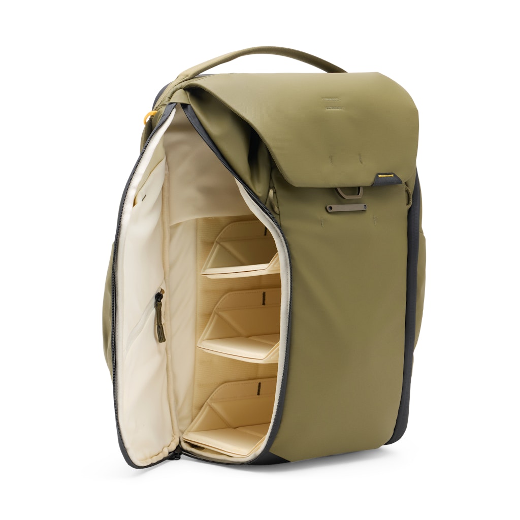 Peak Design Everyday Backpack 30L in Kelp — interior view