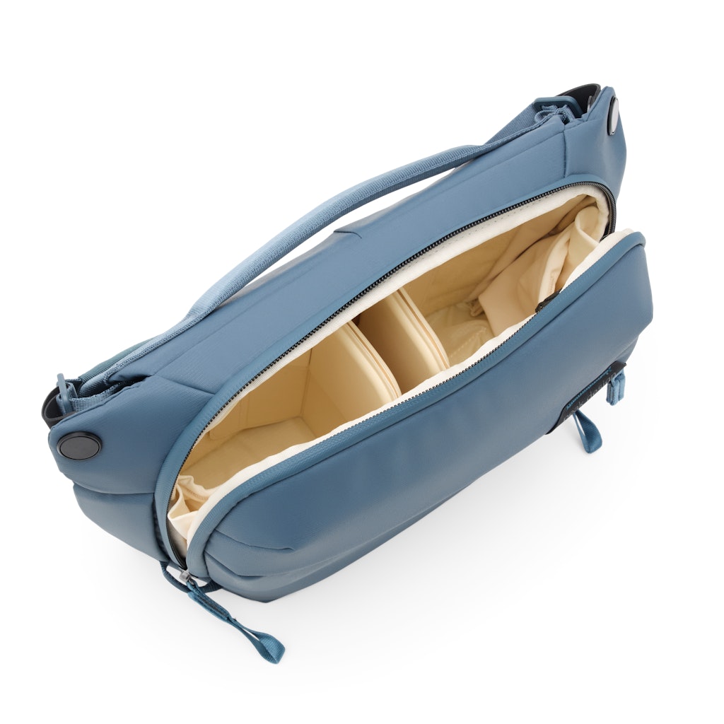 Peak Design Everyday Sling 6L in Ocean — interior view