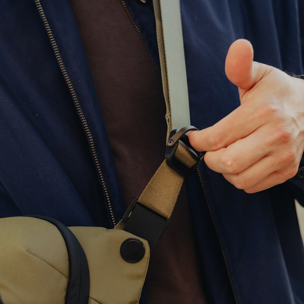 Peak Design Everyday Sling 6L in Kelp — lifestyle 5