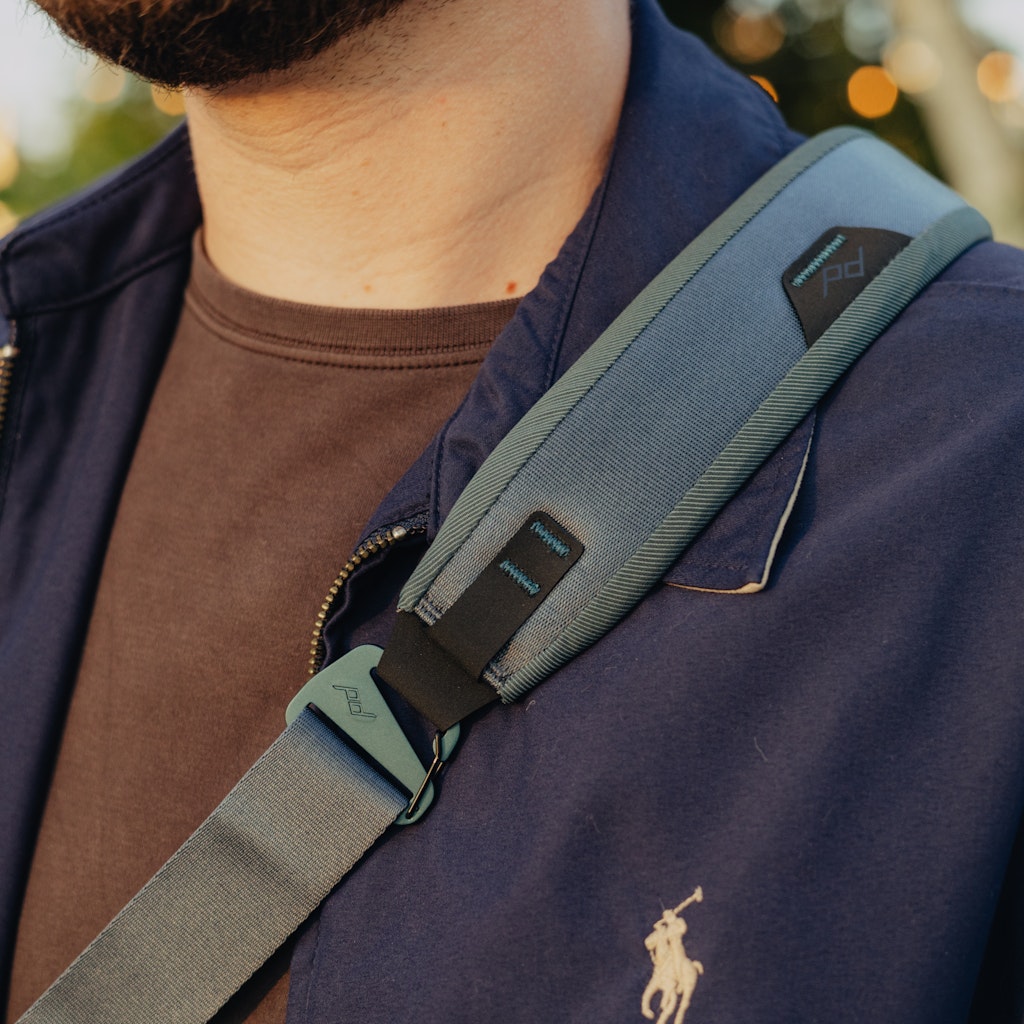 Peak Design Everyday Sling 6L in Ocean — lifestyle 4