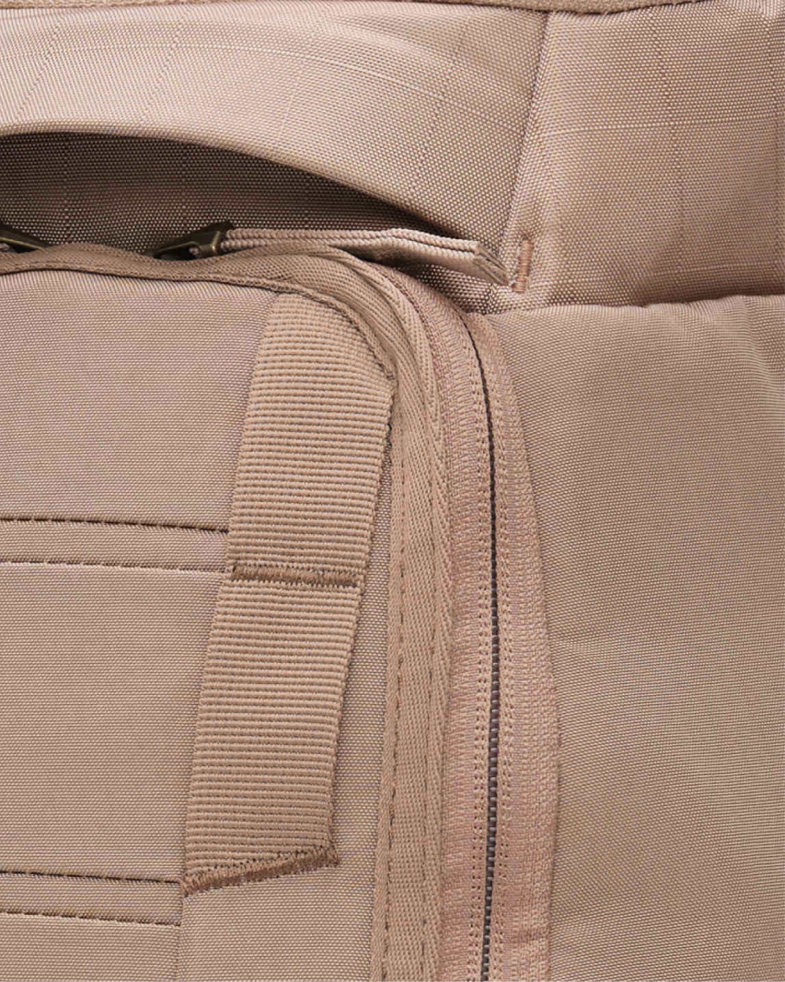 Db Journey Hugger Backpack 20L in Affogato Brown — detail view # color_Affogato Brown