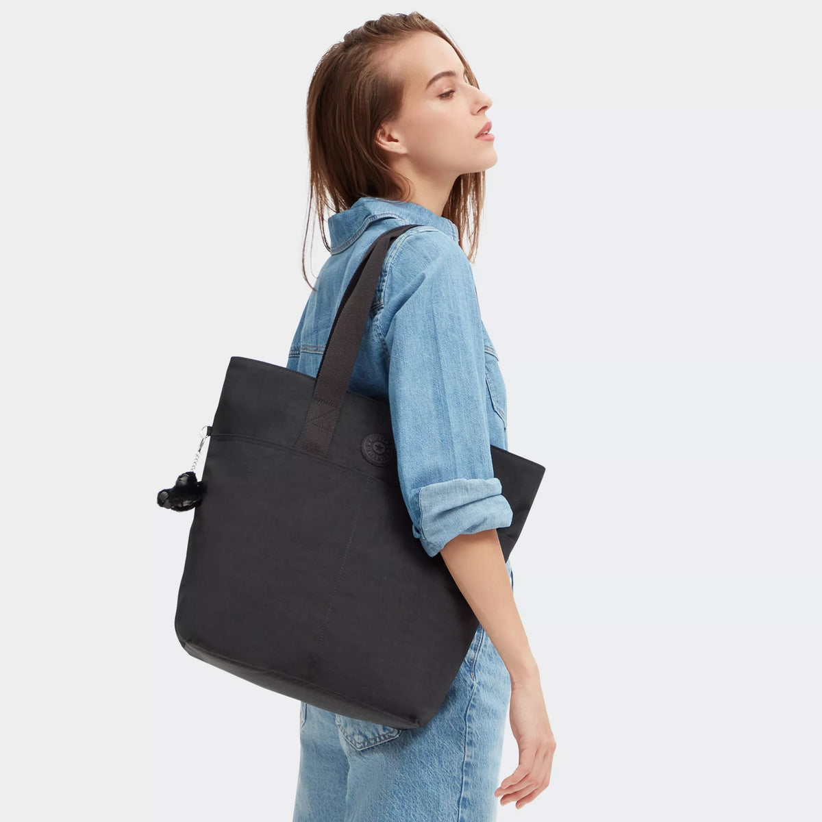 Kipling Hanifa in Black Noir — back view # color_Black Noir