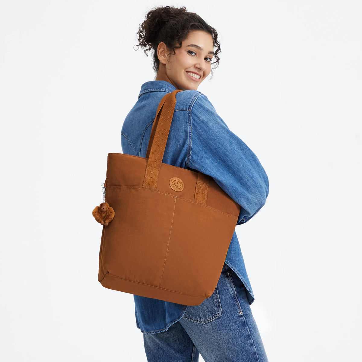 Kipling Hanifa in Stylish Mokka — back view # color_Stylish Mokka