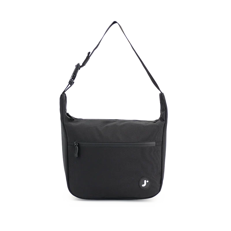 J World Lane Insulated Lunch Bag in Black — detail view # color_Black