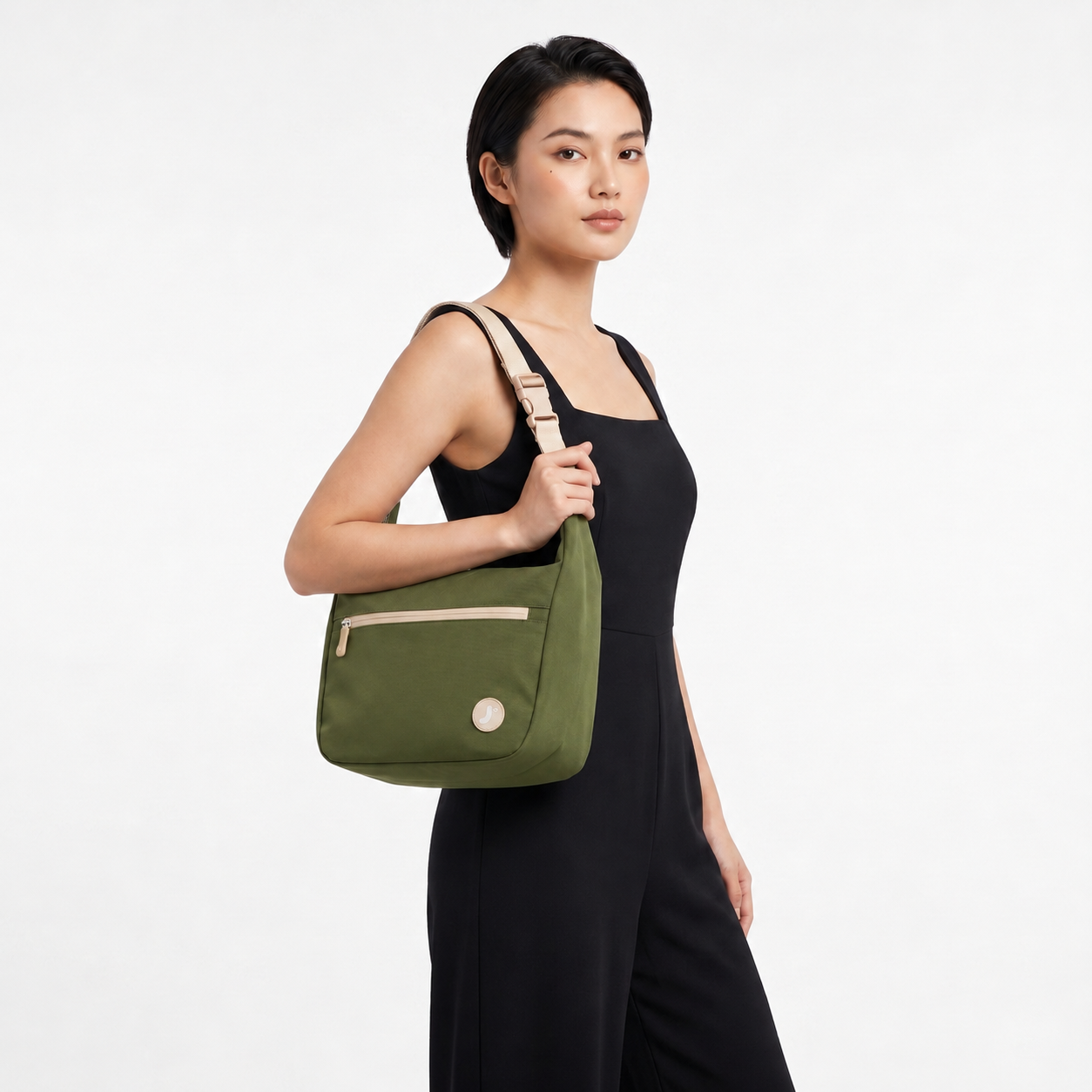 J World Lane Insulated Lunch Bag in Black — lifestyle # color_Black