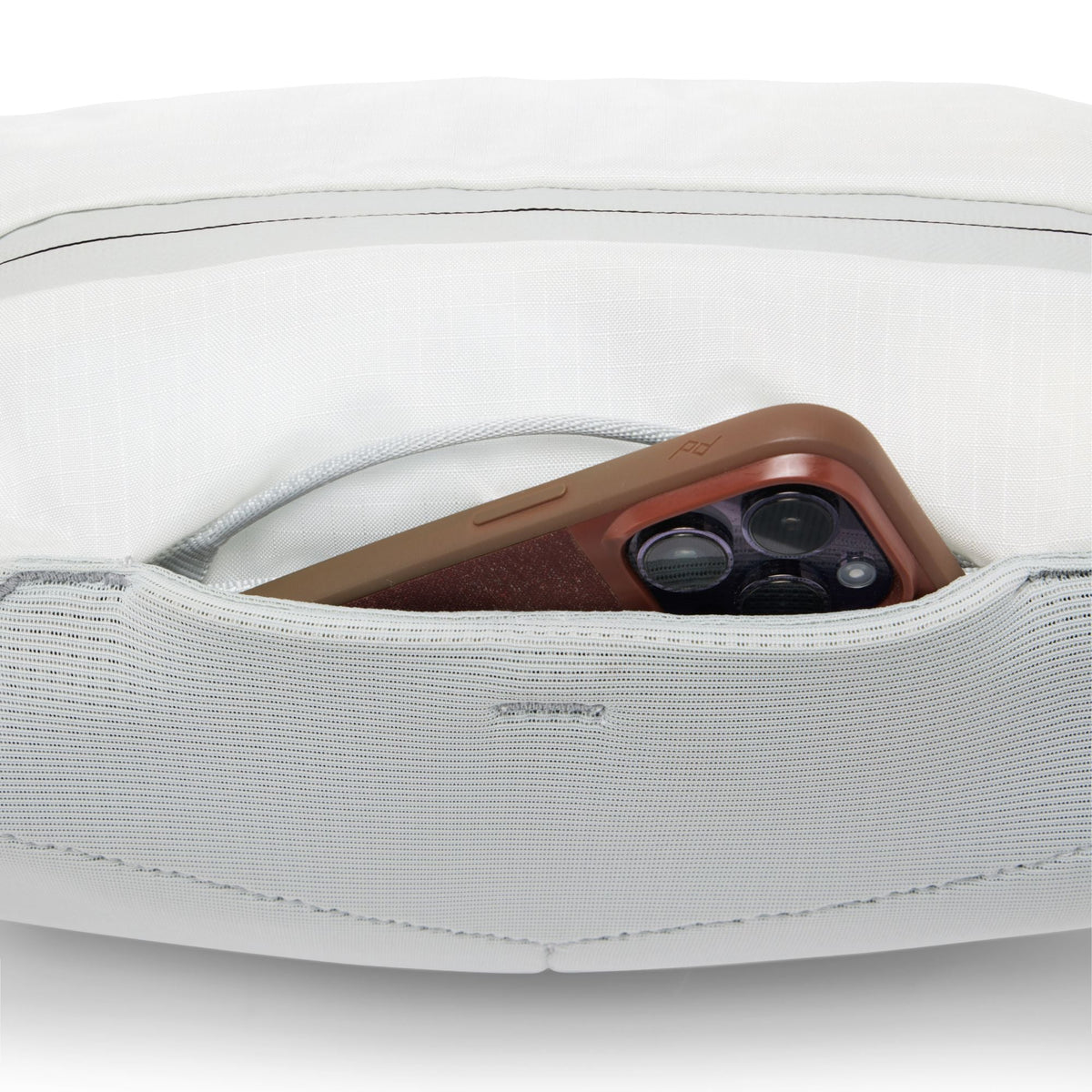 Peak Design Outdoor Sling 7L in Cloud — interior view # color_Cloud