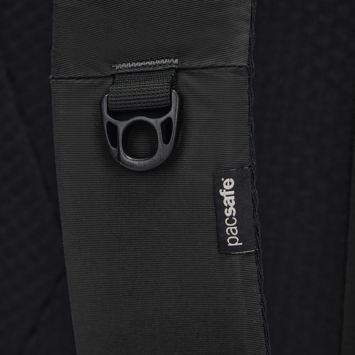 Pacsafe Metrosafe LS450 ECONYL Anti-Theft 25L Backpack in Econyl Black — detail view 2