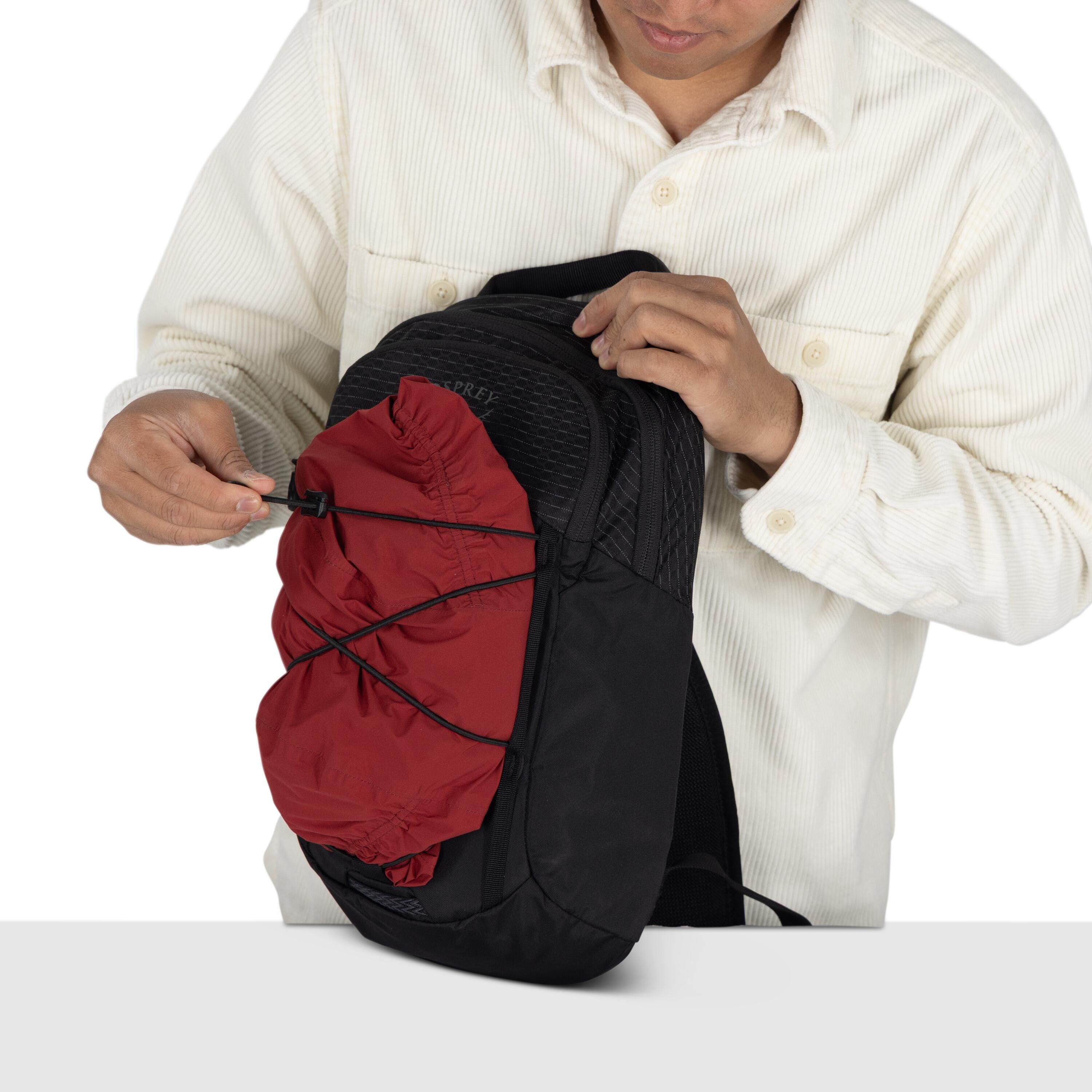Osprey Quasar Sling 6L in Black — detail view 2