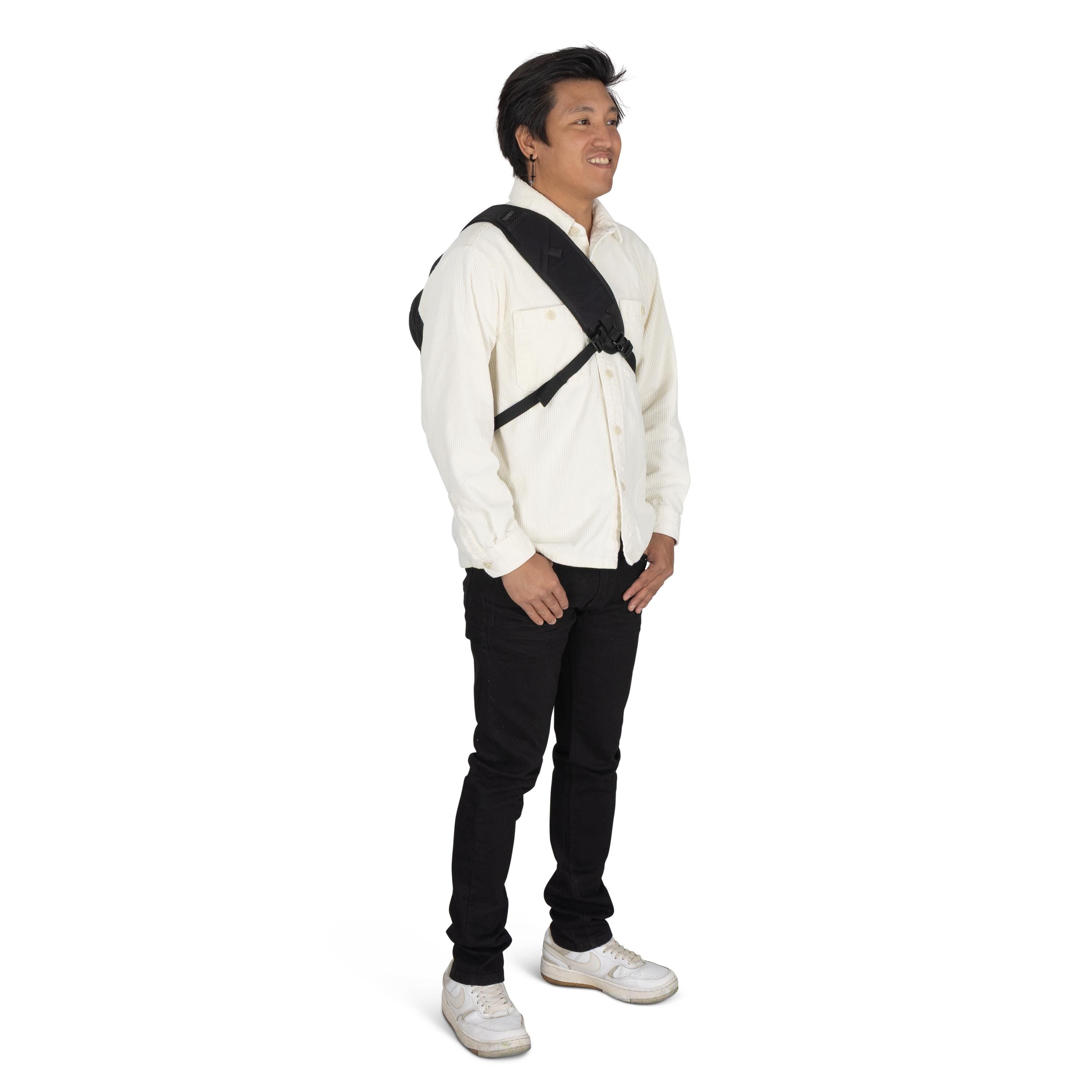 Osprey Quasar Sling 6L in Black — lifestyle