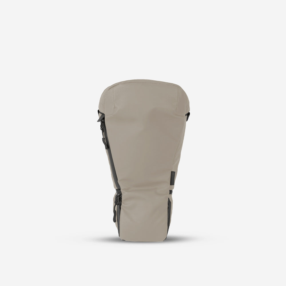 WANDRD ROUTE Pack in Gobi Tan — detail view