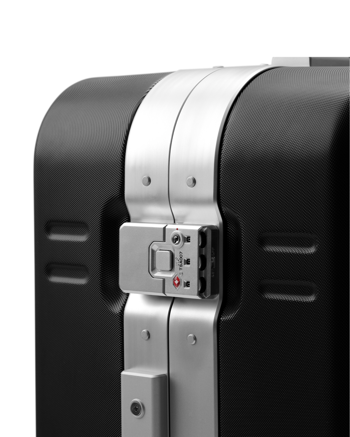 Db Journey Ramverk Pro Check-in Luggage Medium in Silver — detail view # color_Silver