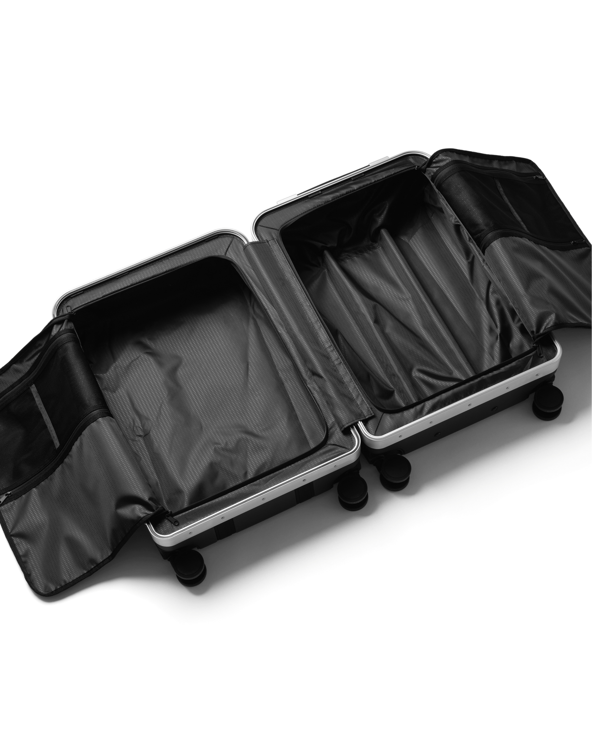 Db Journey Ramverk Pro Check-in Luggage Medium in Silver — interior view # color_Silver