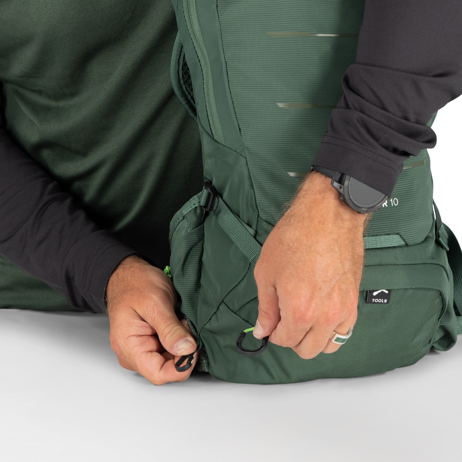 Osprey Raptor 10 Bike Hydration Pack 10L in Tundra Green — detail view 6