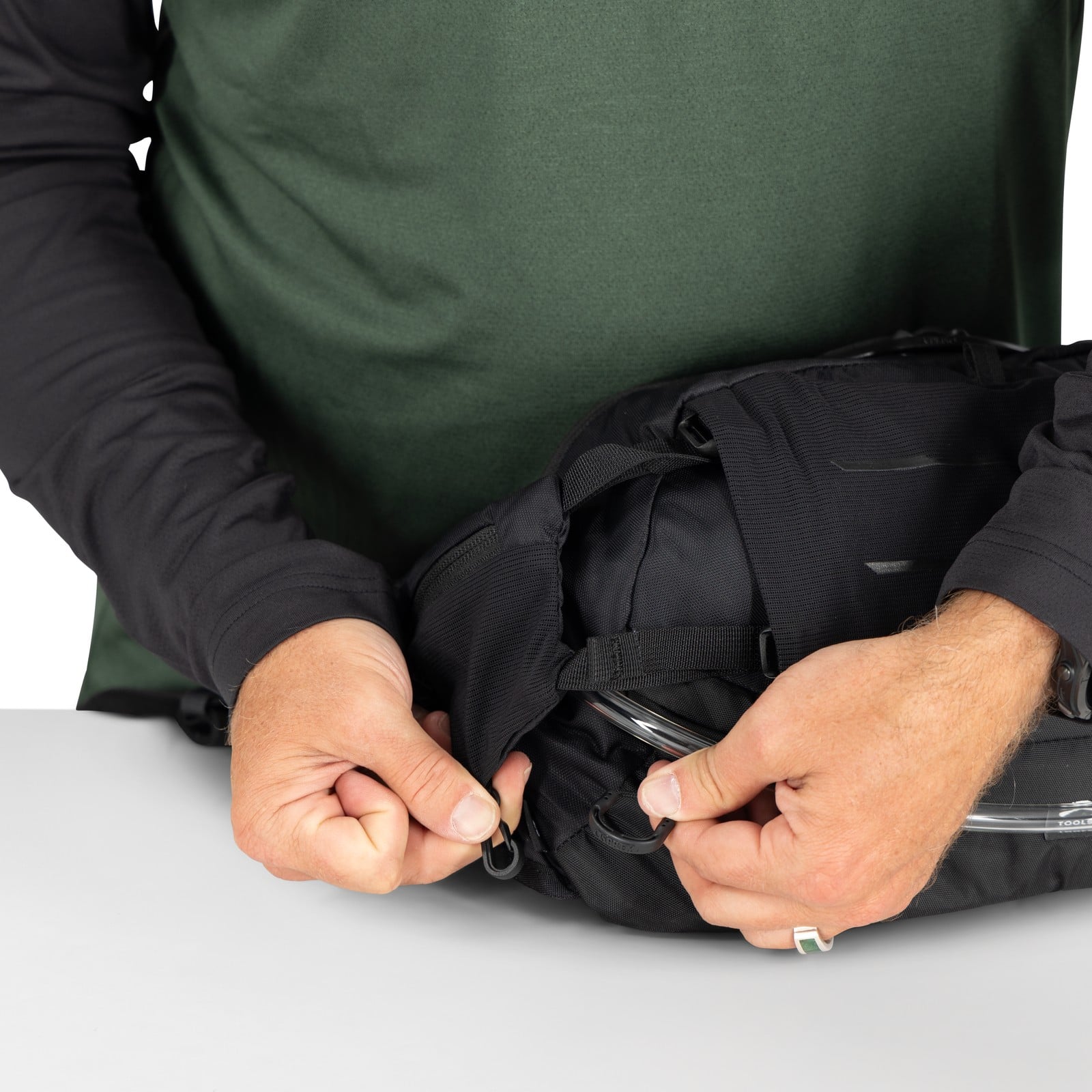 Osprey Raptor 4 Bike Hydration Lumbar Pack 4L in Black — detail view 6