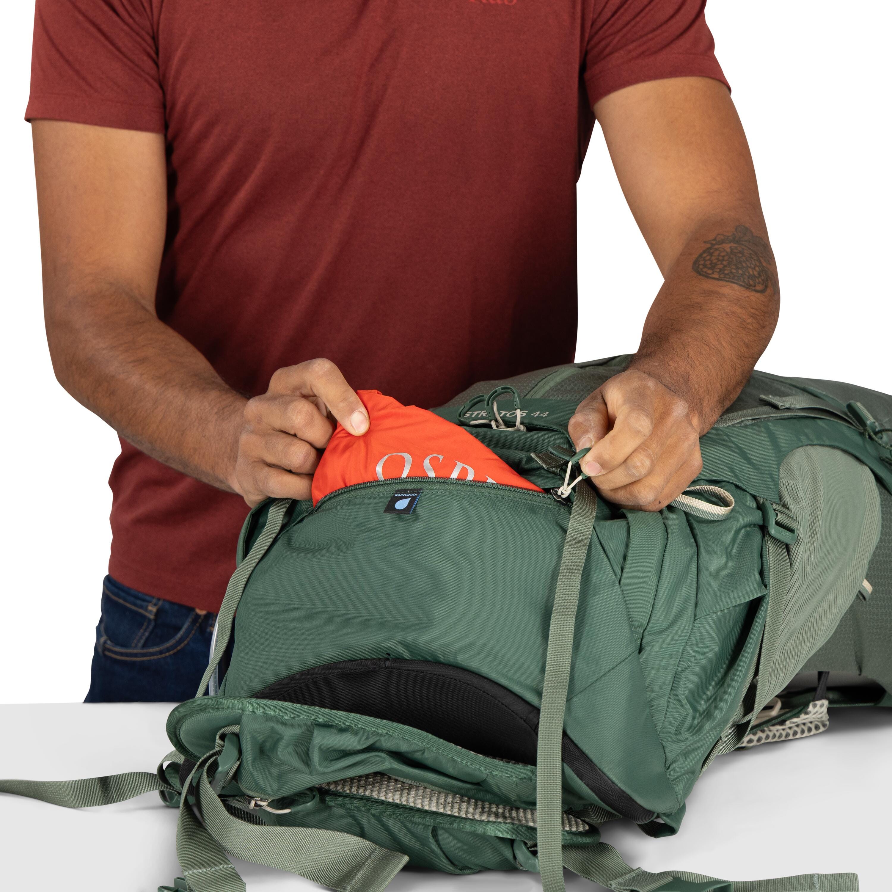 Osprey Stratos 44 Hiking Backpack 44L in Pine Leaf Green — detail view