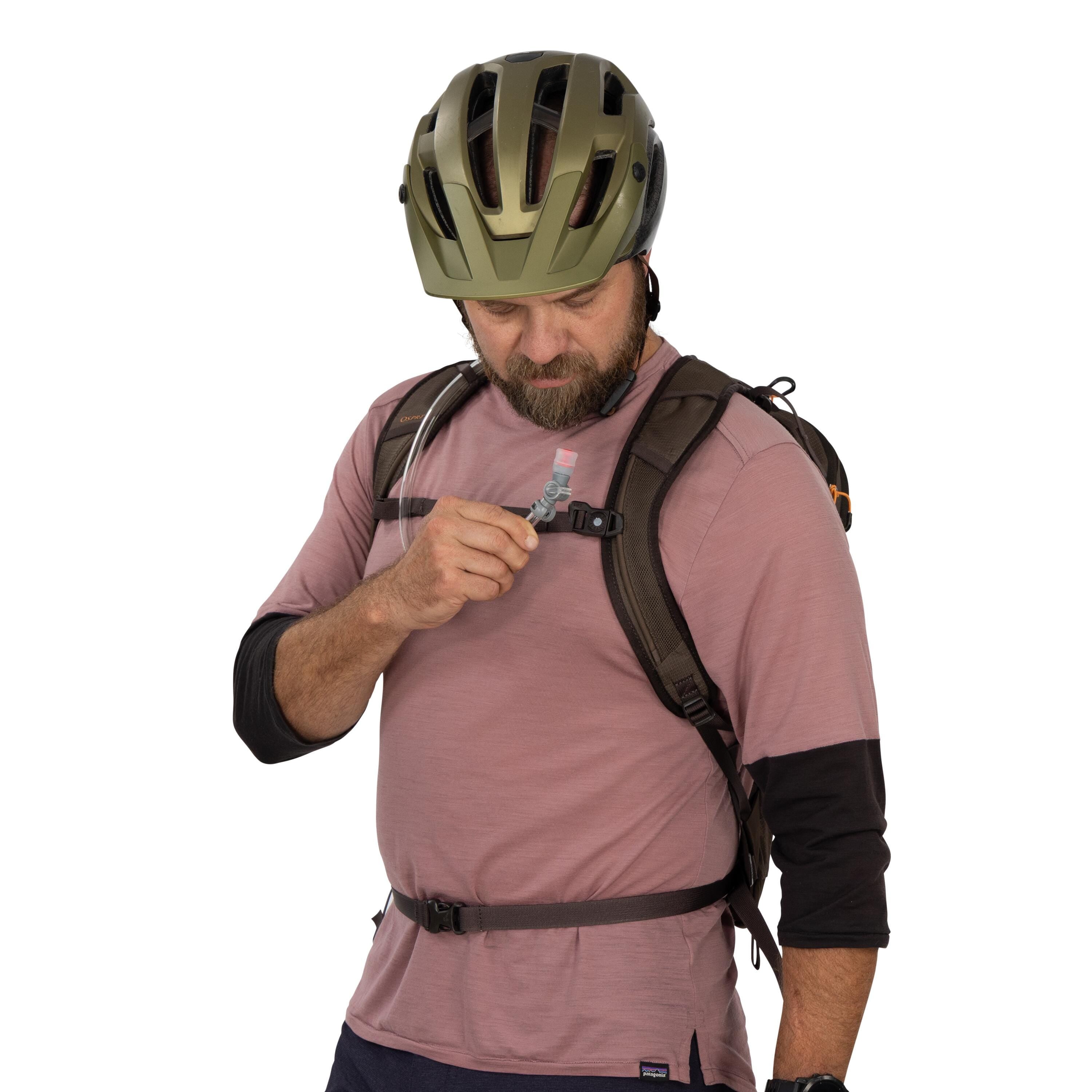 Osprey Syncro 5 Bike Hydration Pack 5L in Truffle Brown — detail view
