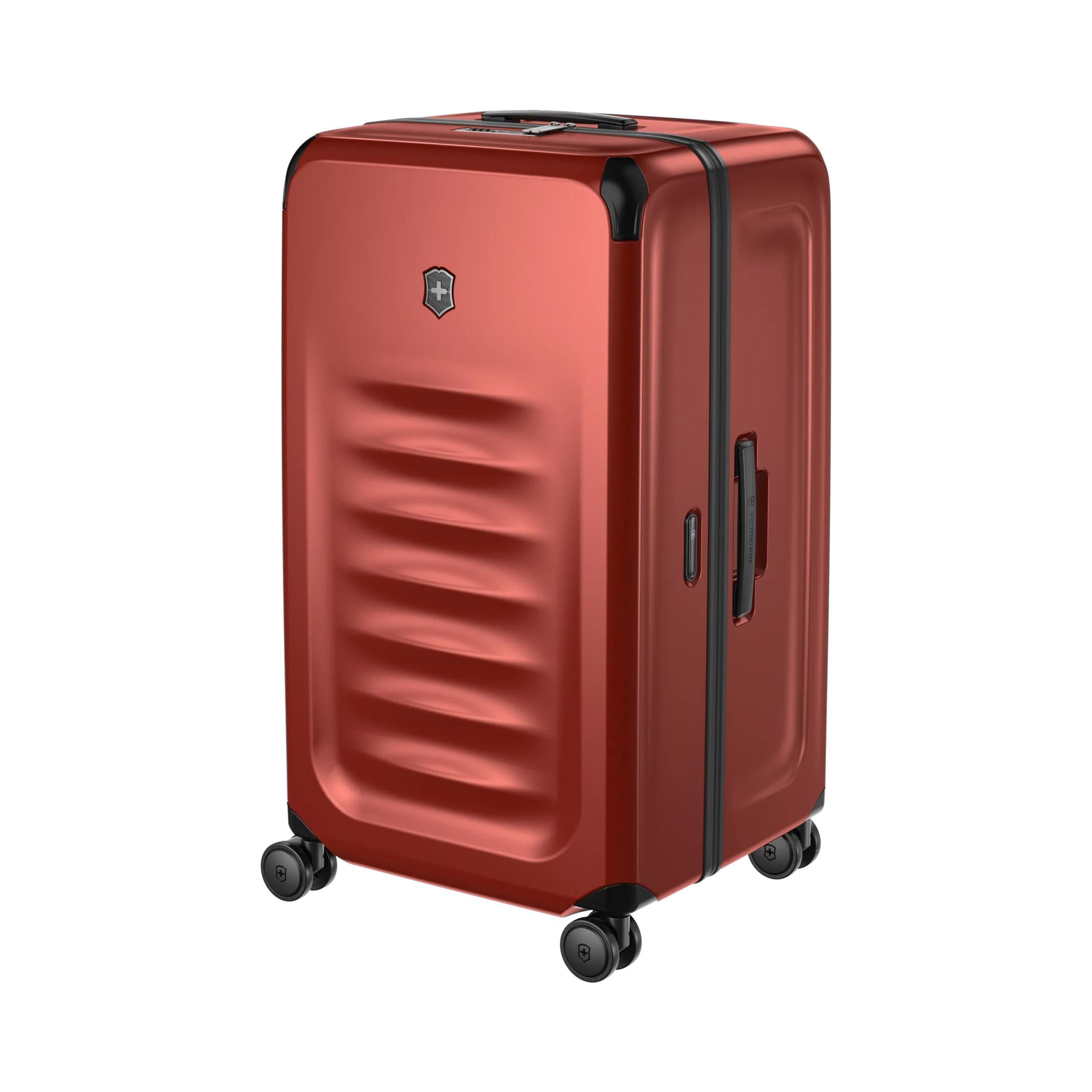Victorinox Spectra 3.0 Trunk Large Case in Red — angle view 4