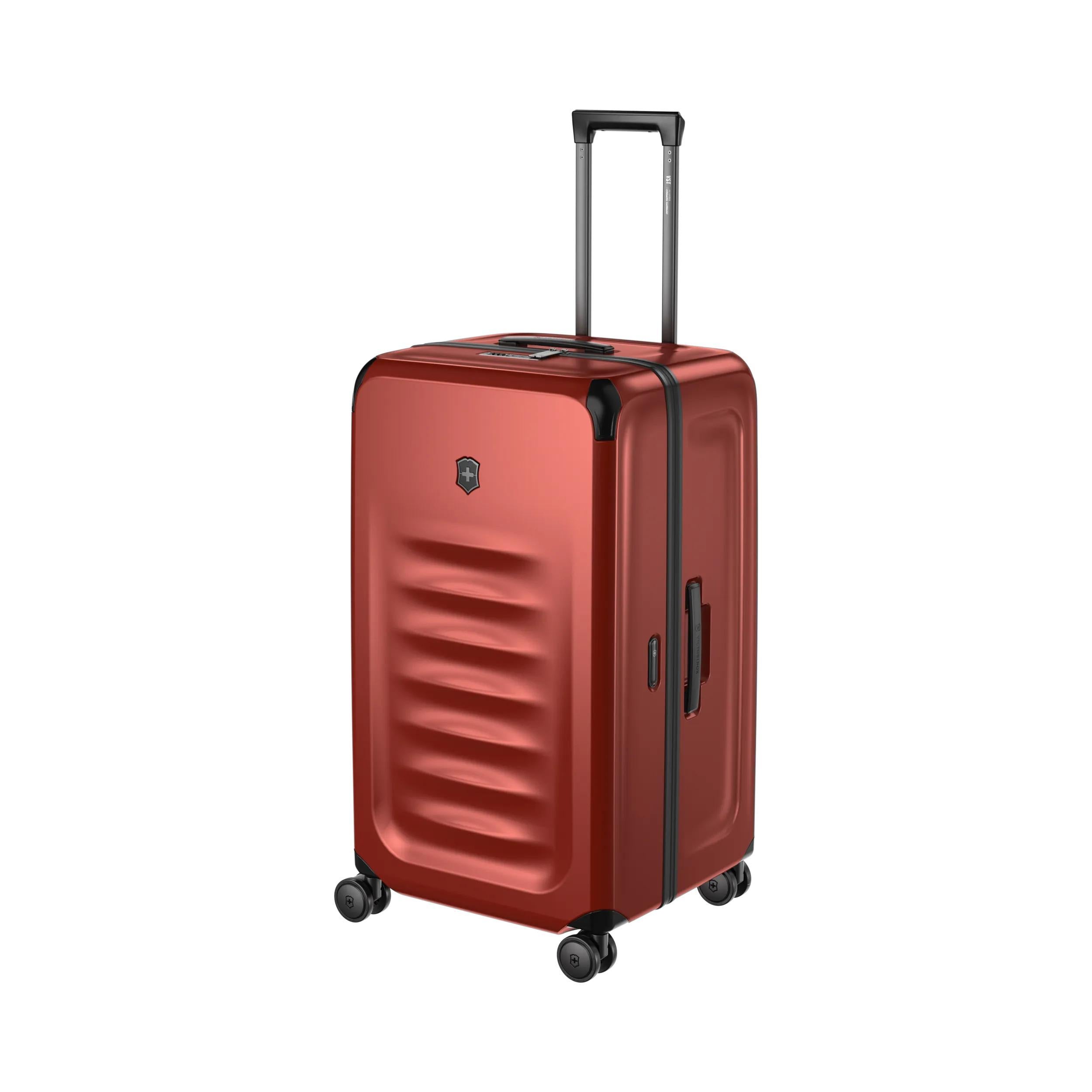 Victorinox Spectra 3.0 Trunk Large Case in Red — angle view 5