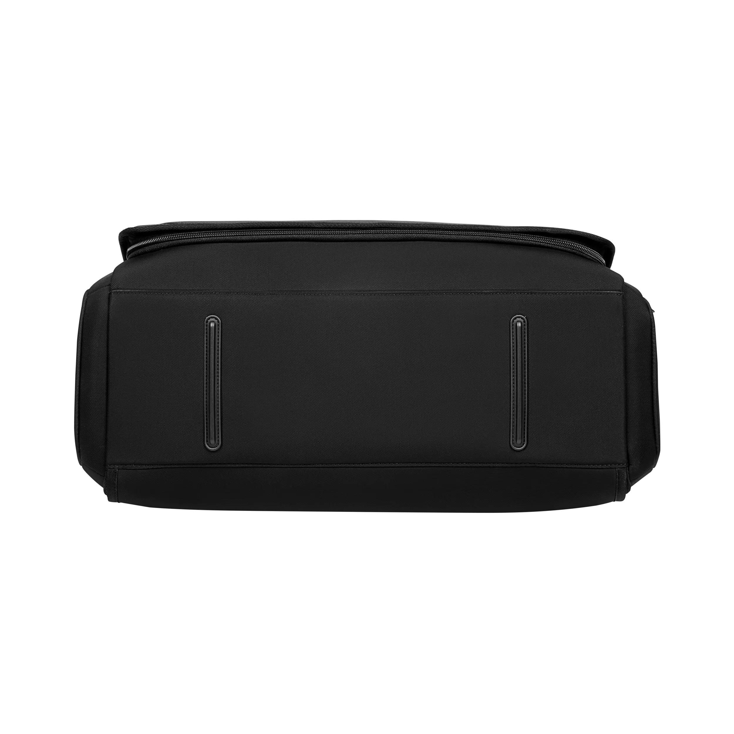 Victorinox Crosslight Garment Bag in Black — detail view 5