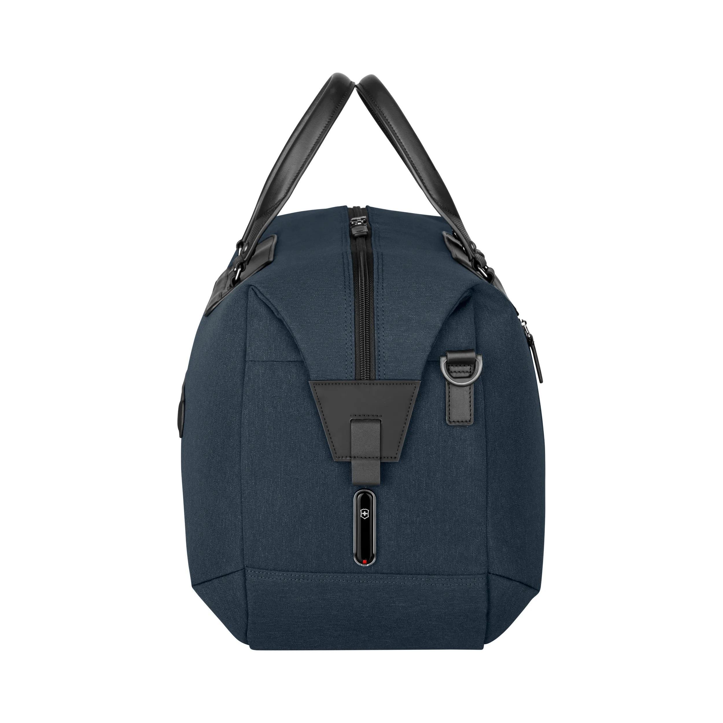 Victorinox Architecture Urban2 Weekender in Blue / Black — angle view 11