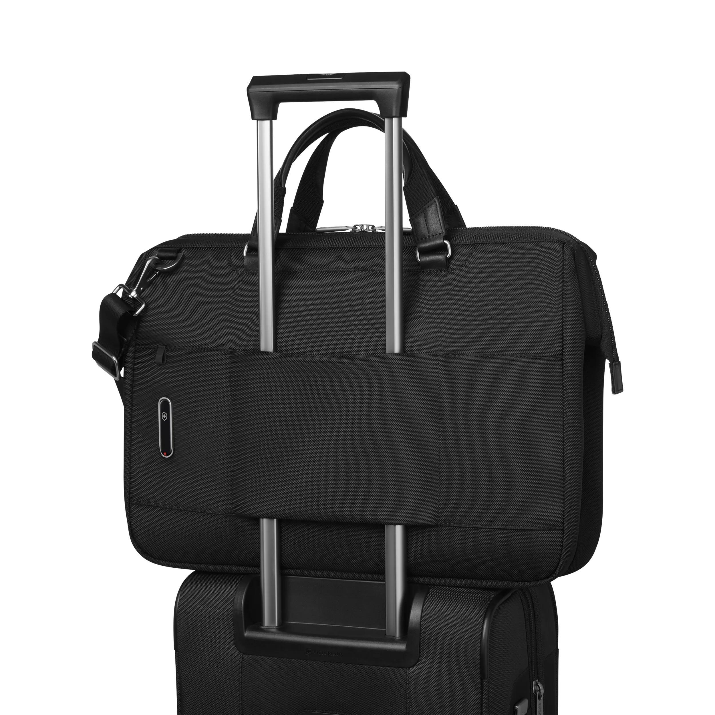 Victorinox Werks Traveler 7.0 Weekender in Black — detail view