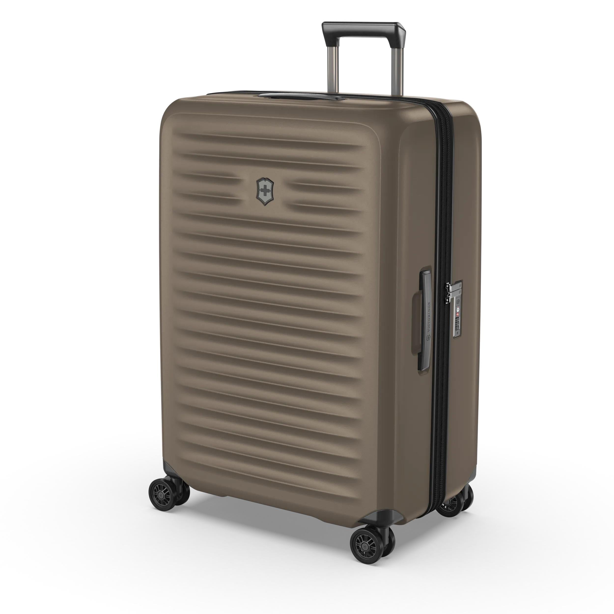 Victorinox Airox Advanced Large Case in Brown — angle view 3