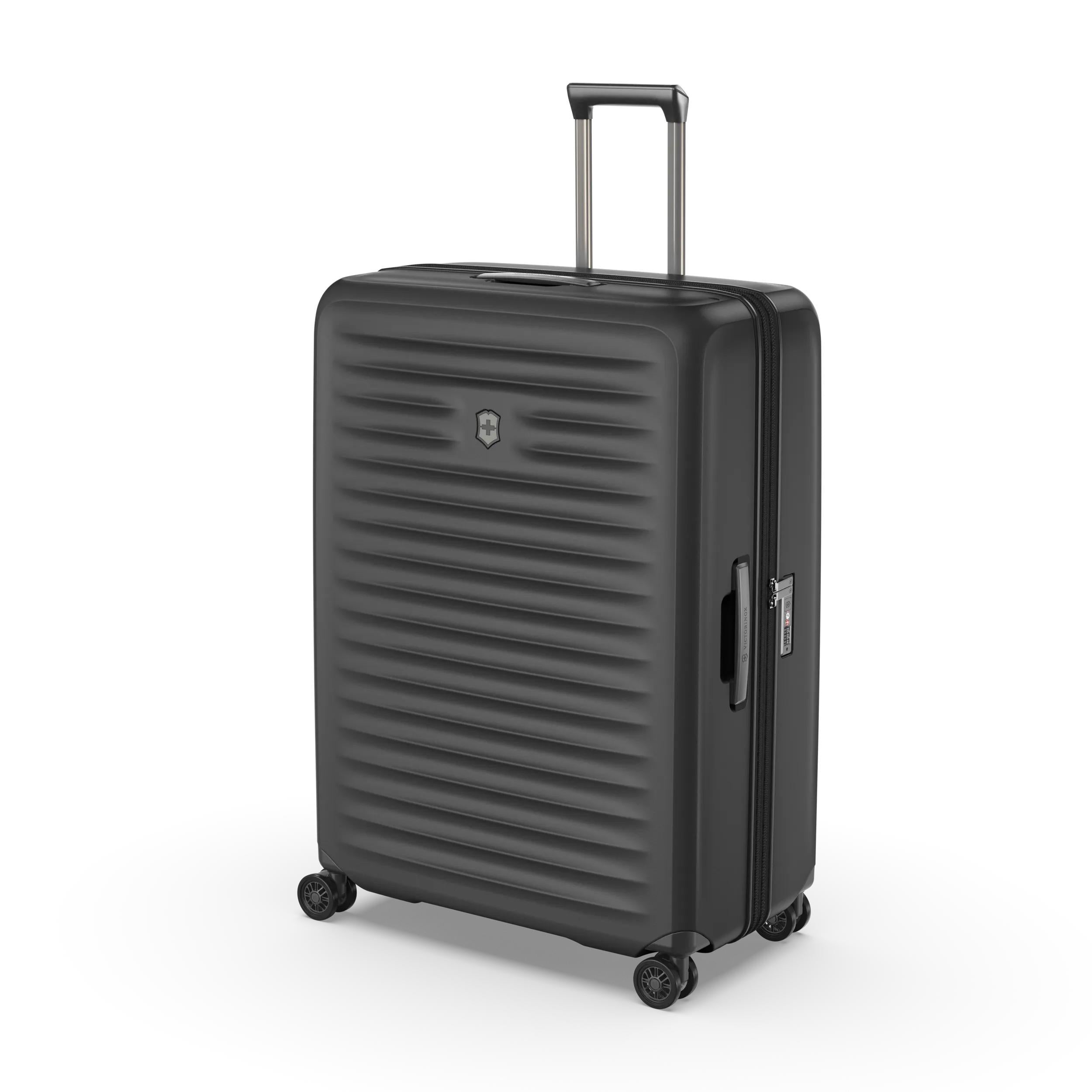 Victorinox Airox Advanced Extra Large Case in Black — angle view 4
