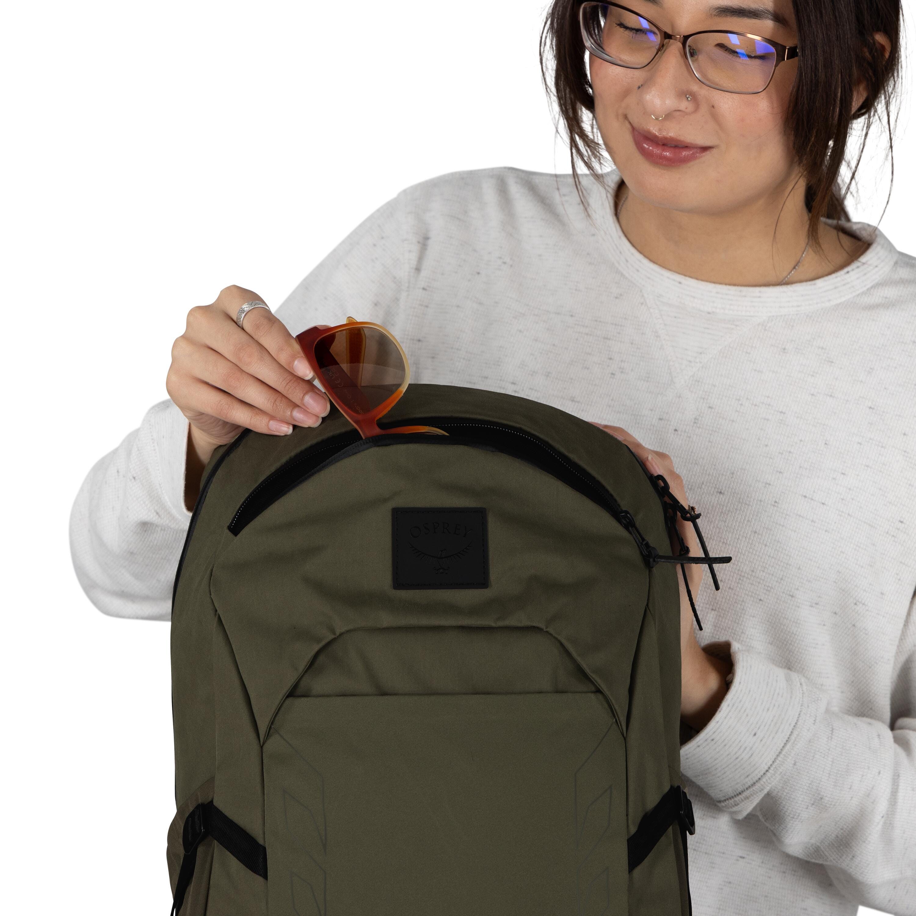 Osprey Talon 22 VSN Laptop Backpack 22L in Earl Grey — detail view 3