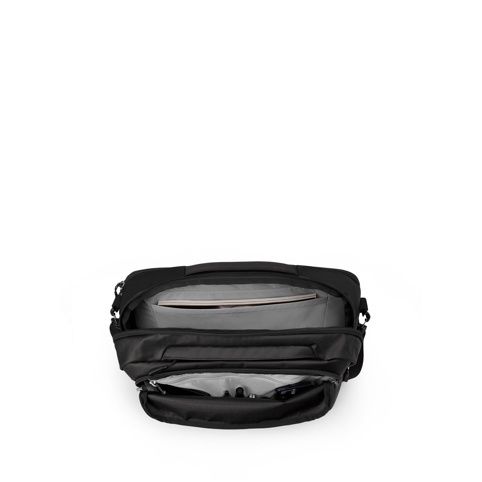 Osprey Transporter Carry-On Boarding Bag 23.5L in Raven Black Black — angle view 3