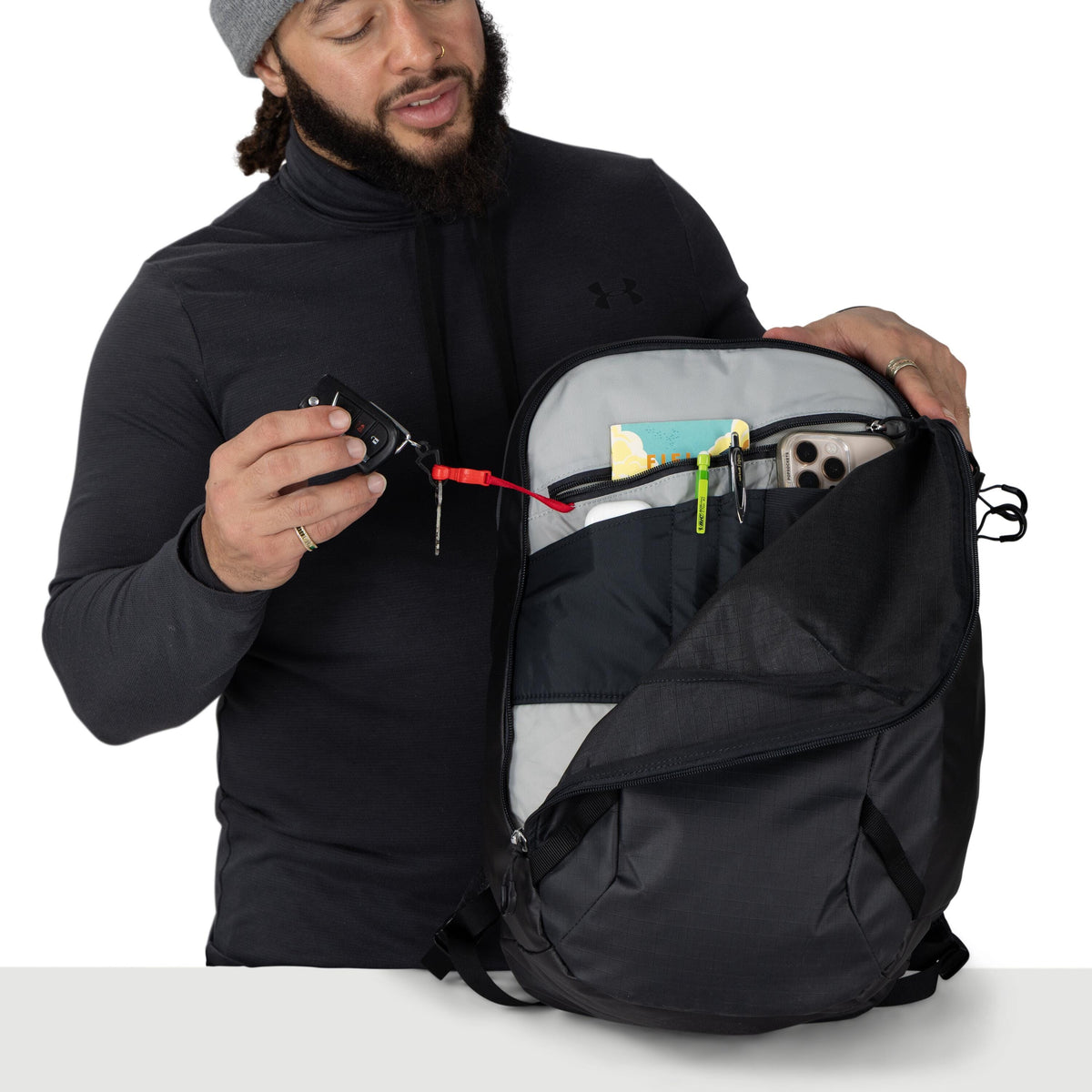 Osprey Transporter Panel Loader Backpack 20L in Raven Black — detail view