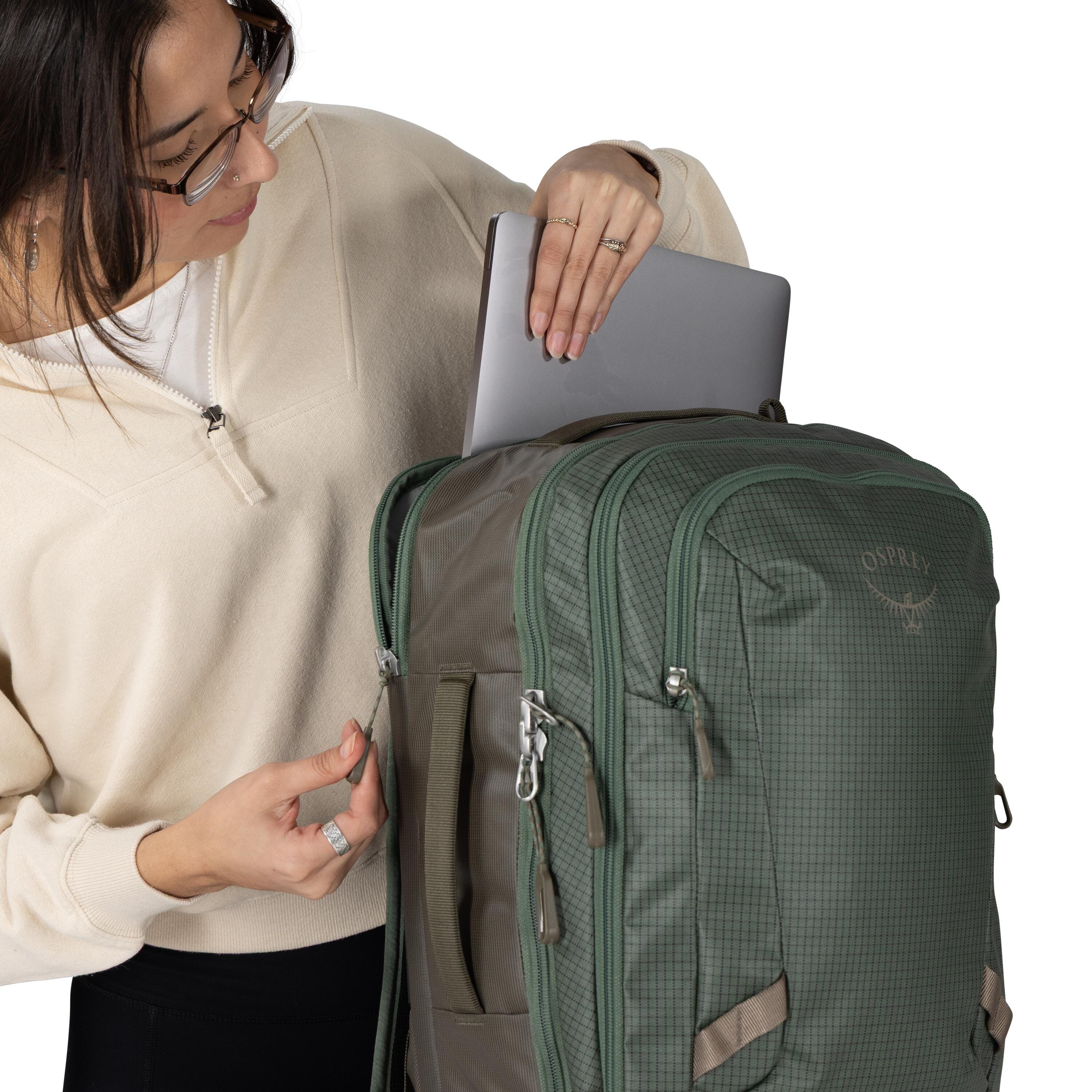 Osprey Transporter Expandable Travel Pack 26+6L in Pine Leaf-Earl Grey — detail view