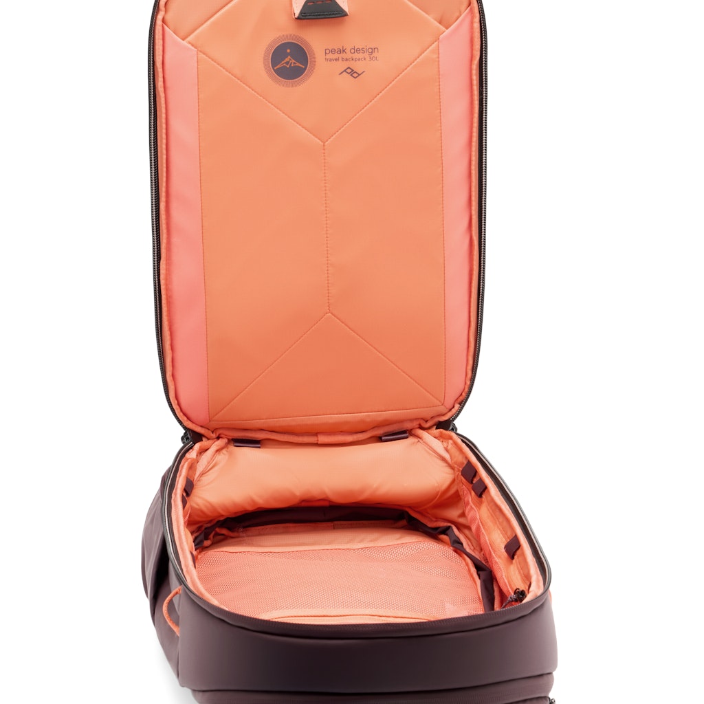 Peak Design Travel Backpack 30L in Eclipse — interior view