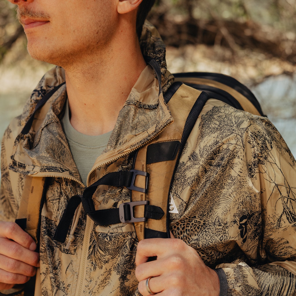 Peak Design Travel Backpack 30L in Coyote — lifestyle 4