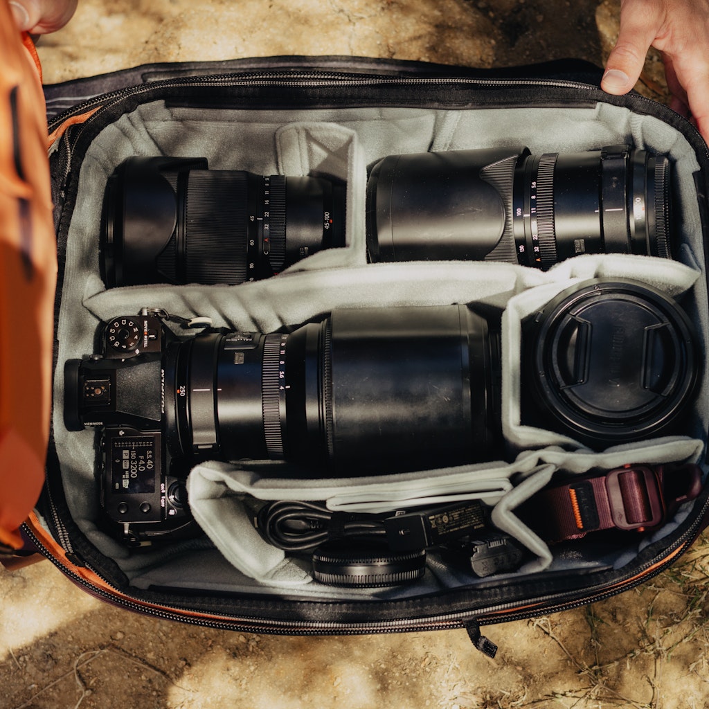 Peak Design Travel Backpack 30L in Eclipse — interior view 3